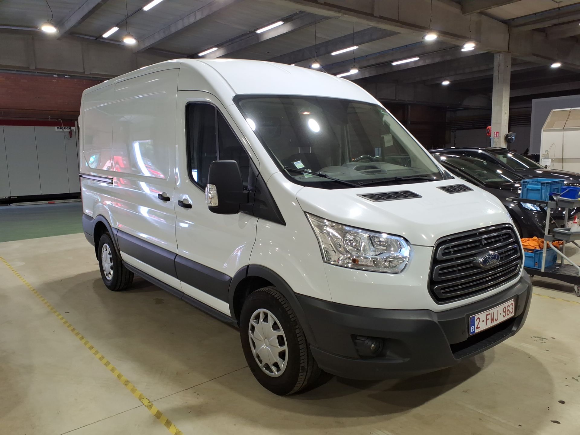 Ford Transit L2H2 2.0 TDCI Trend - Diesel - Manual - 105 hp - 87.331 km