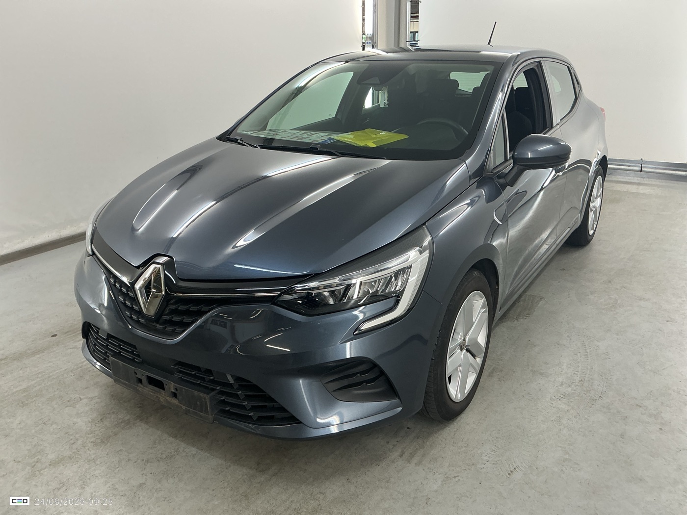 Renault Clio 1.0 Tce Zen - Petrol - Manual - 90 hp - 48.768 km