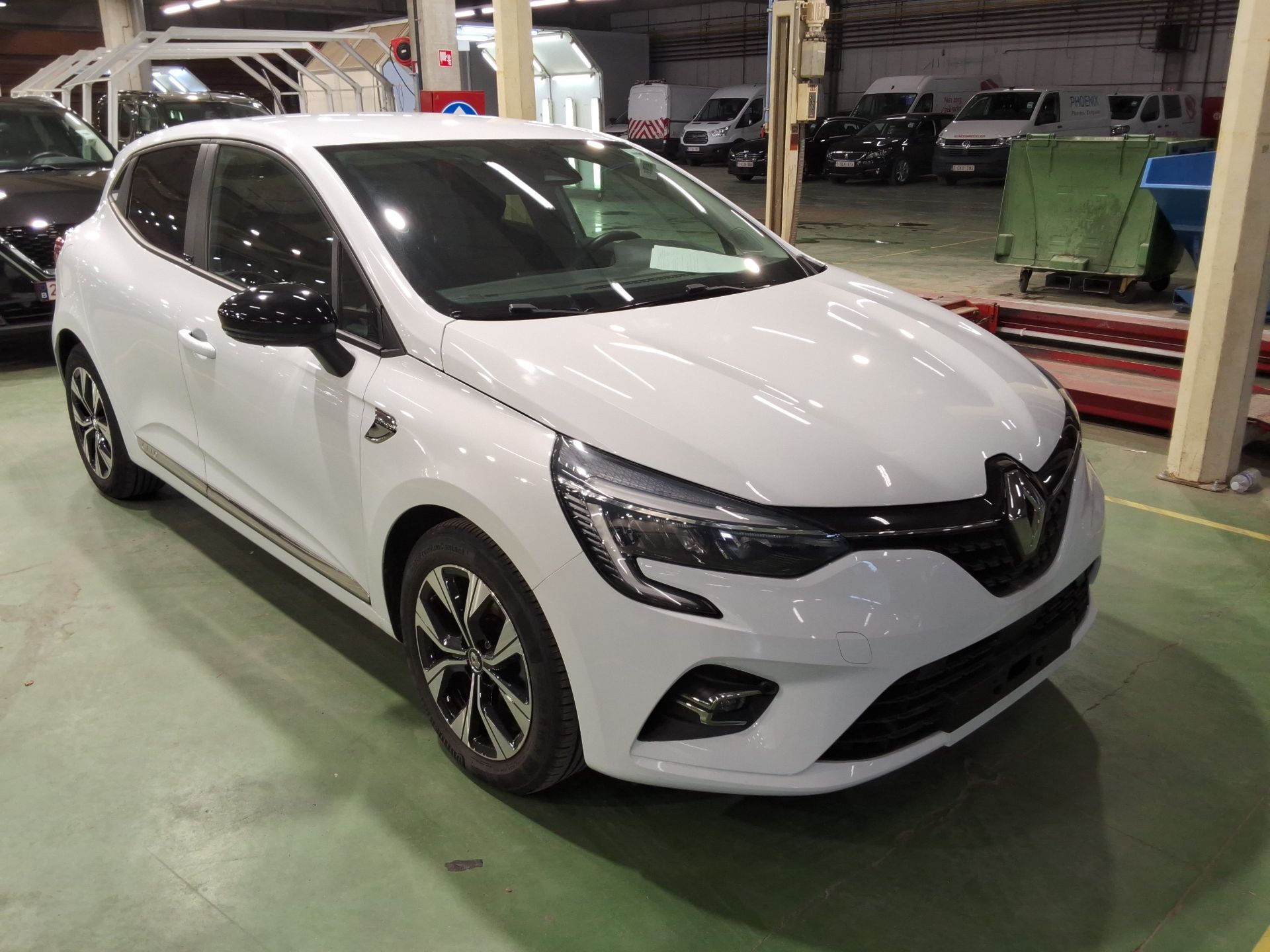 Renault Clio 1.6i Limited - Hybrid - Automatic - 91 hp - 40.471 km