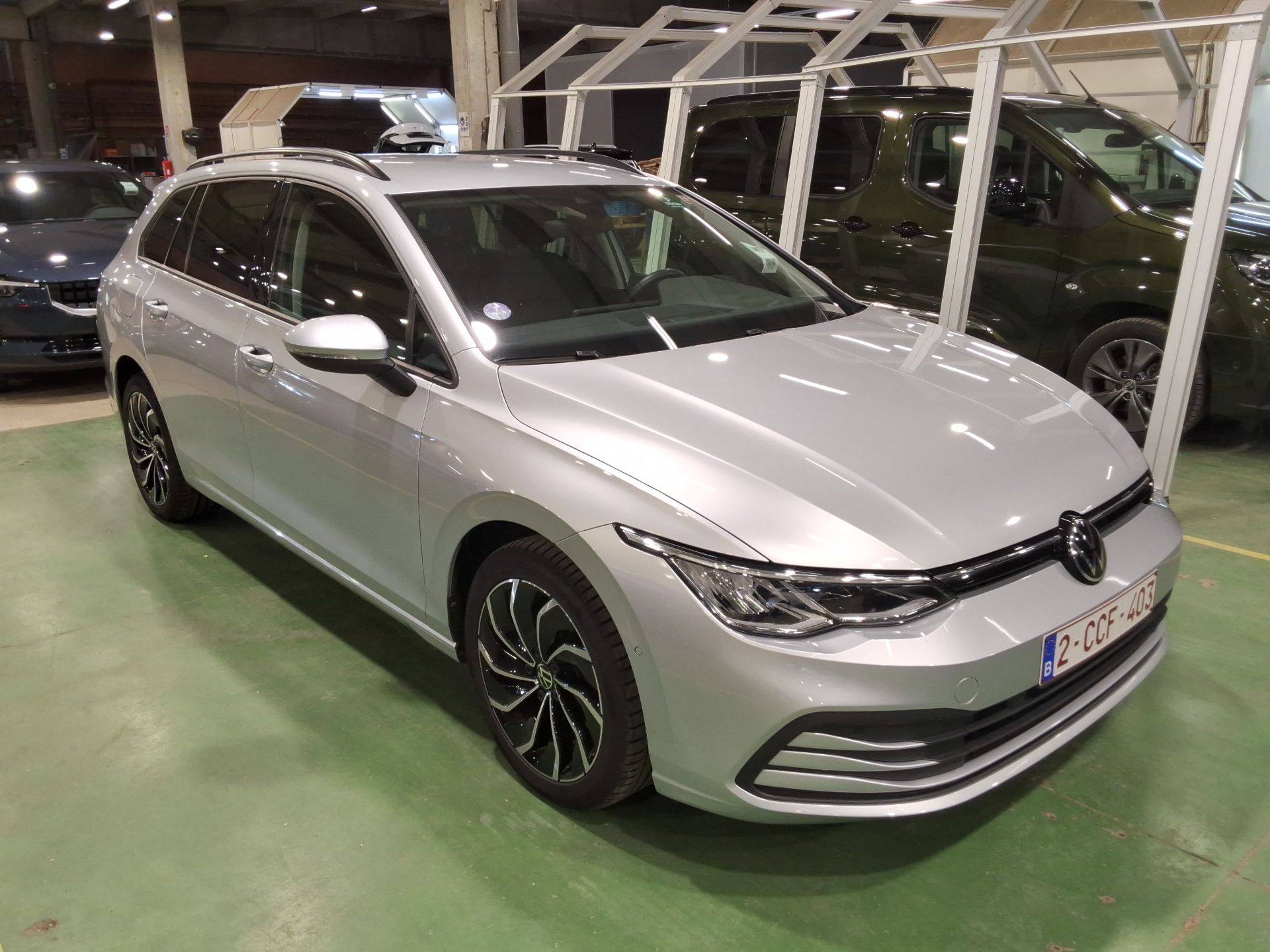 Volkswagen Golf Variant 1.0 TSI Life - Petrol - Manual - 110 hp - 101.687 km