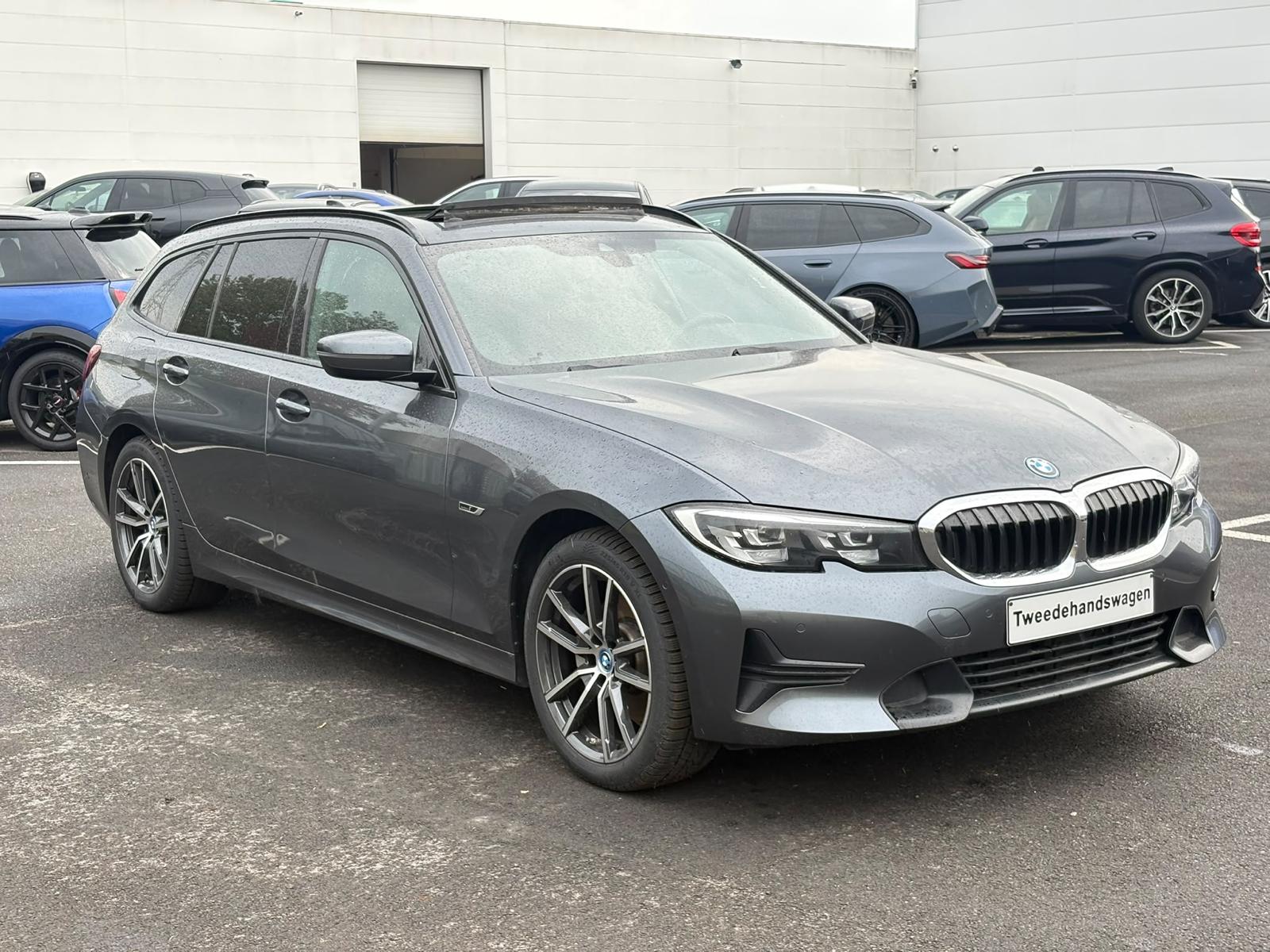 BMW 3 Series Touring 320e - xDrive - Hybrid - Automatic - 163 hp - 178.466 km