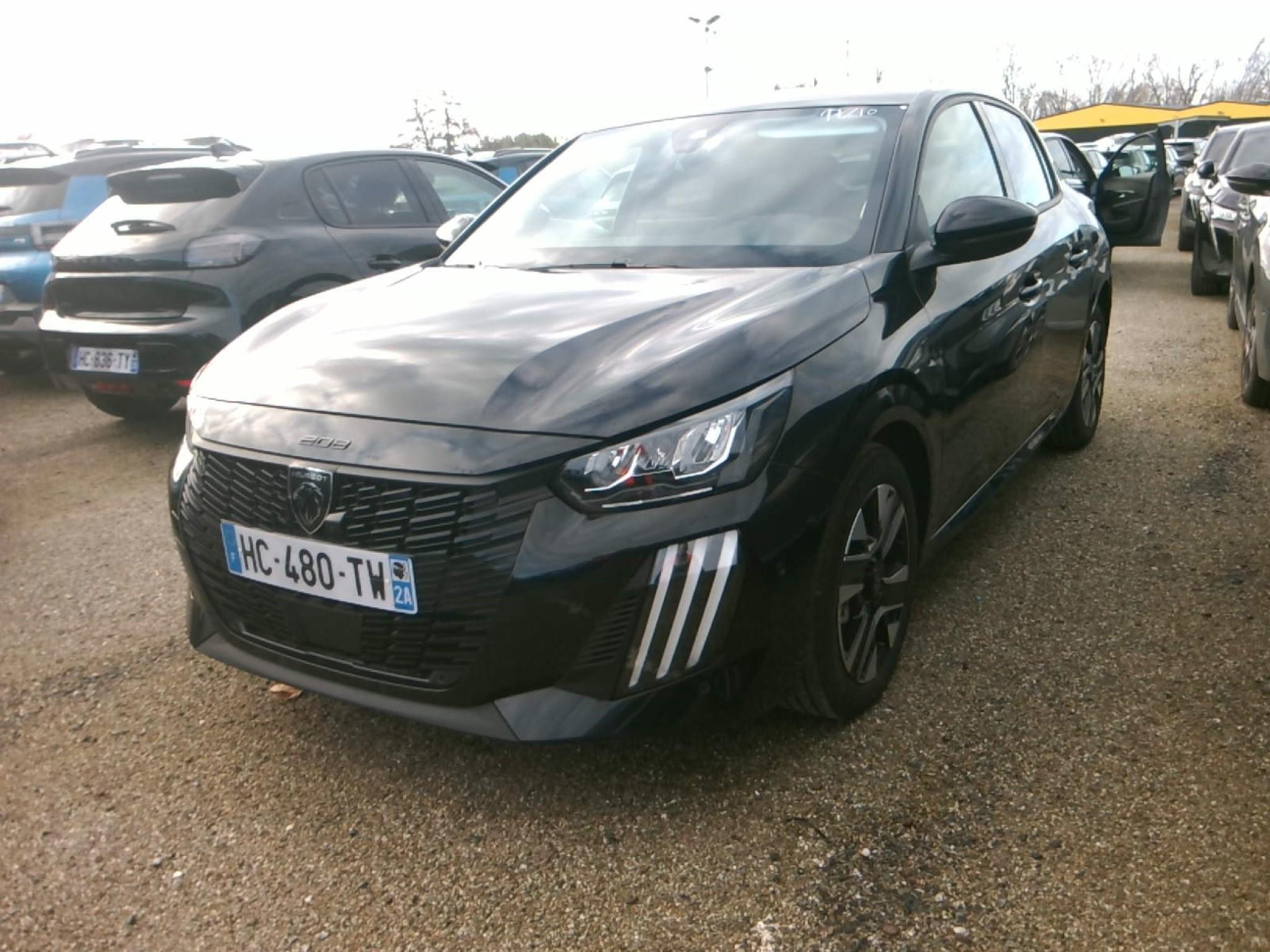 Peugeot 208 1.2 Allure - Petrol - Manual - 100 hp - 12.180 km