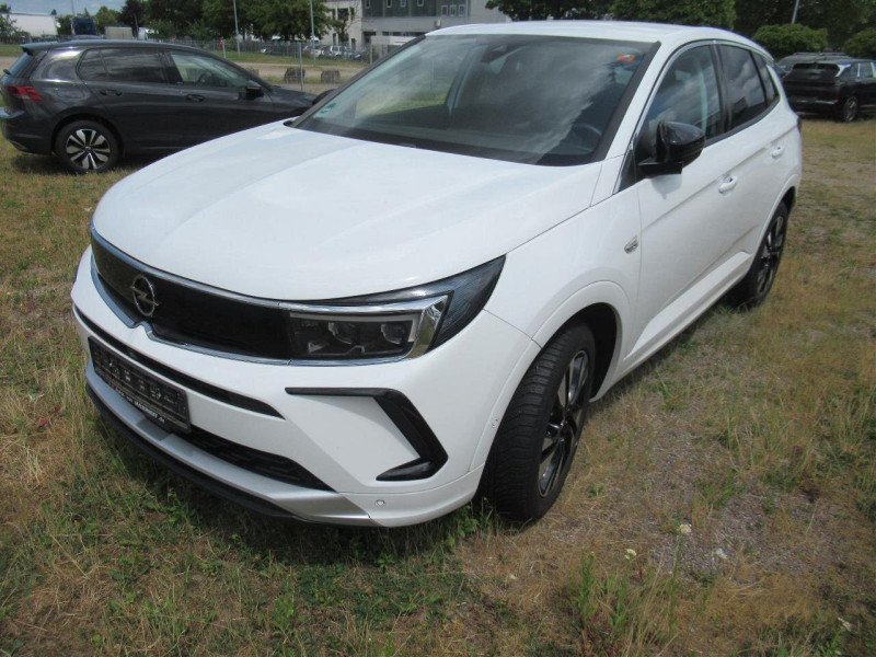 Opel Grandland 1.2 Elegance - Petrol - Manual - 130 hp - 39.200 km