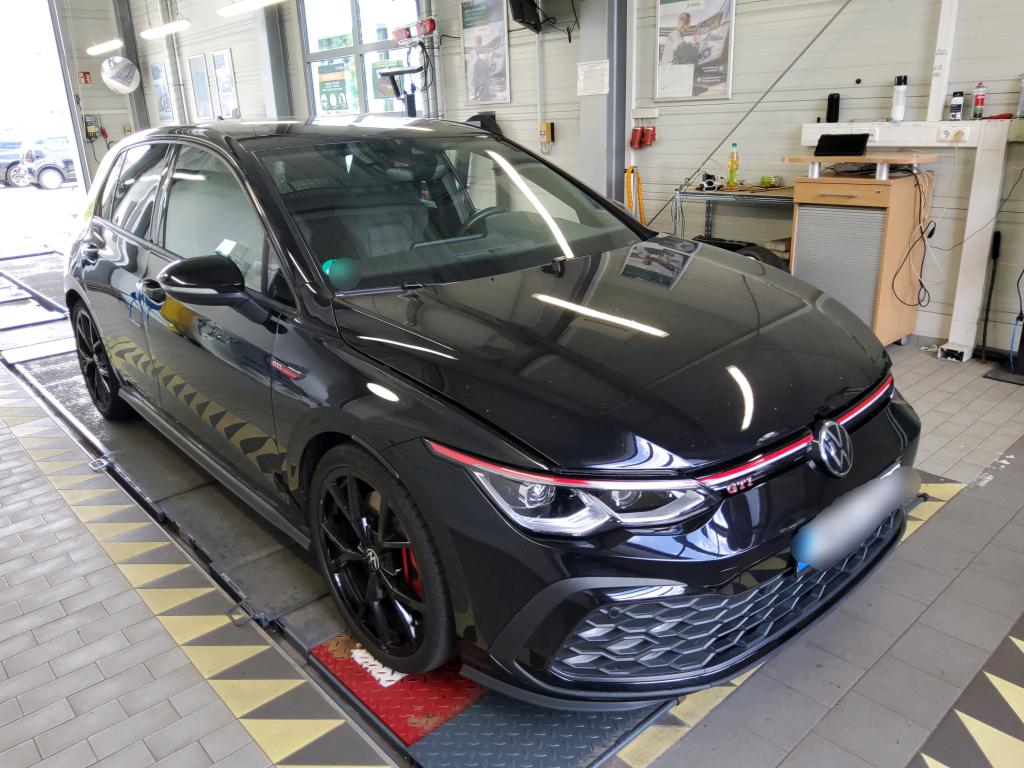 Volkswagen Golf GTI 2.0 TSI - Petrol - Automatic - 245 hp - 59.334 km