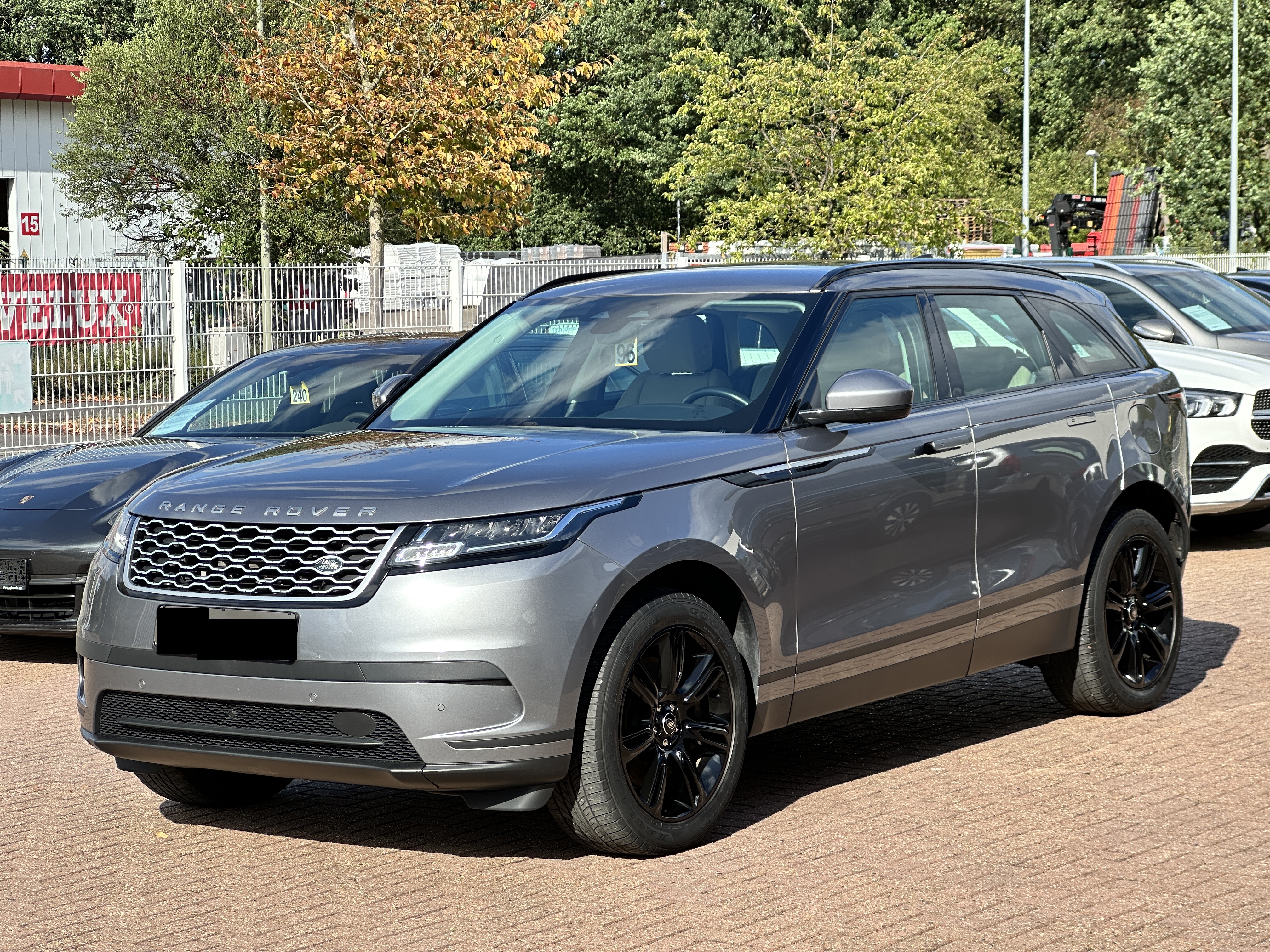 Land Rover Range Rover Velar P400e S - AWD - Hybrid - Automatic - 300 hp - 131.771 km