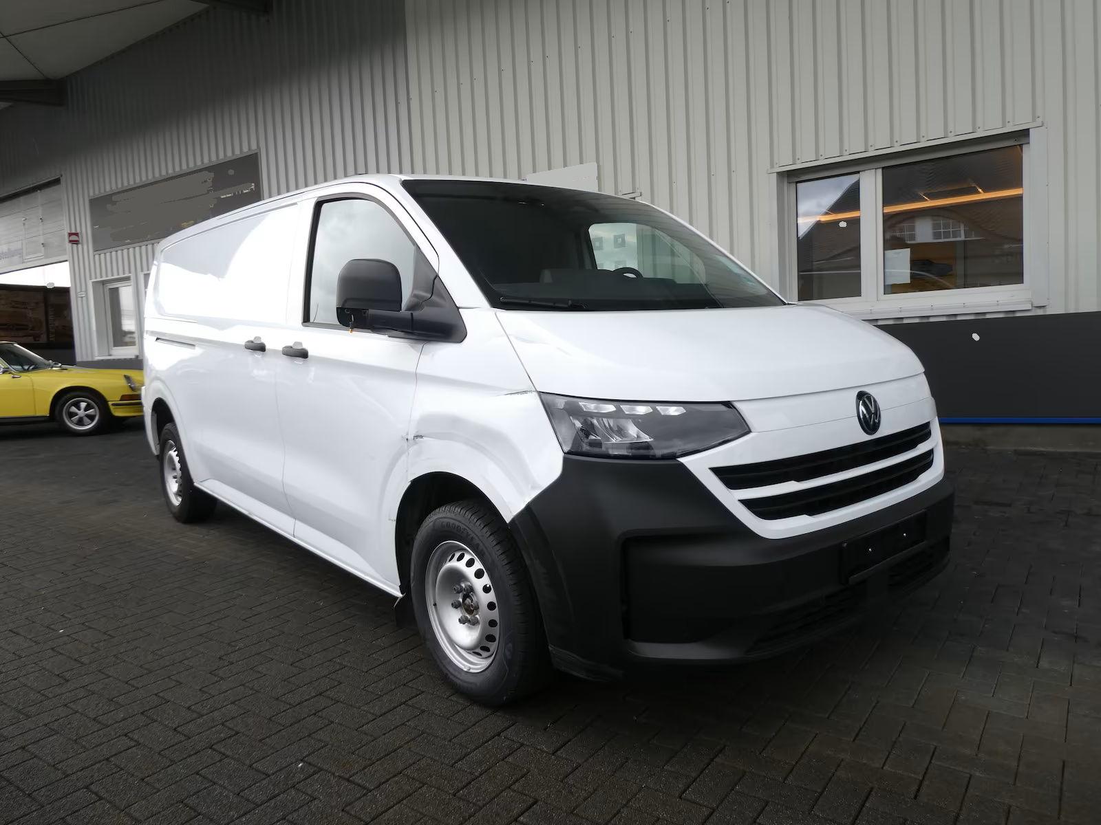 Volkswagen Transporter 2.0 TDI - Diesel - Manual - 110 hp - 25.440 km