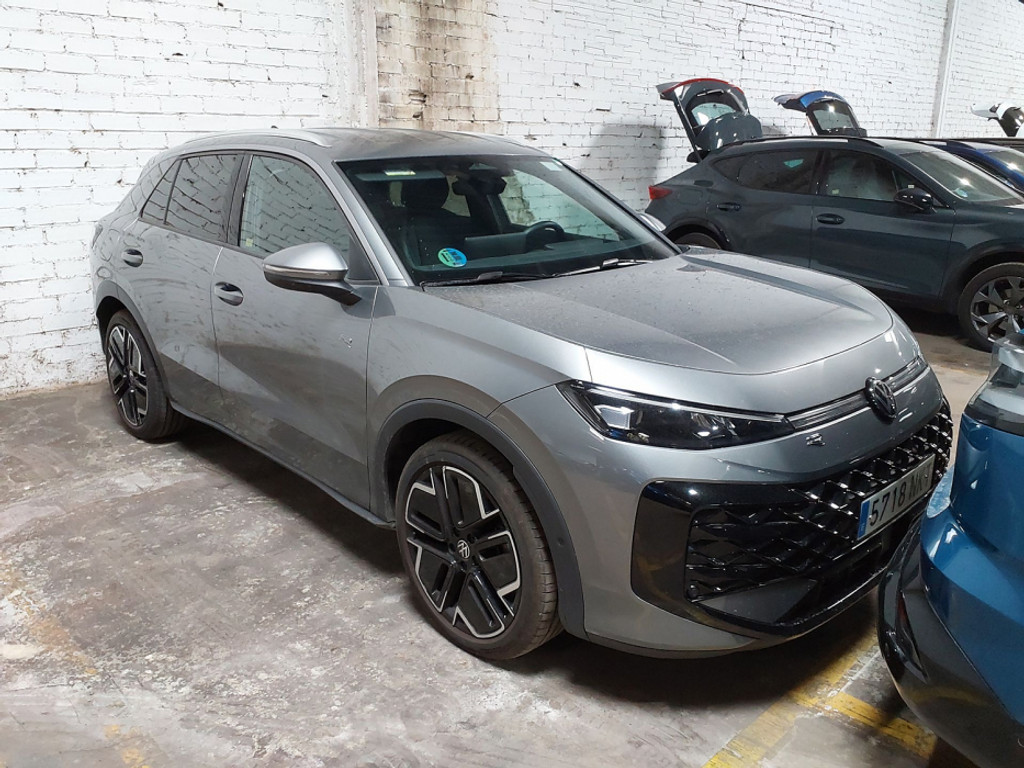 Volkswagen T-ROC 1.5 eTSI R-Line - Petrol - Automatic - 150 hp - 16.880 km