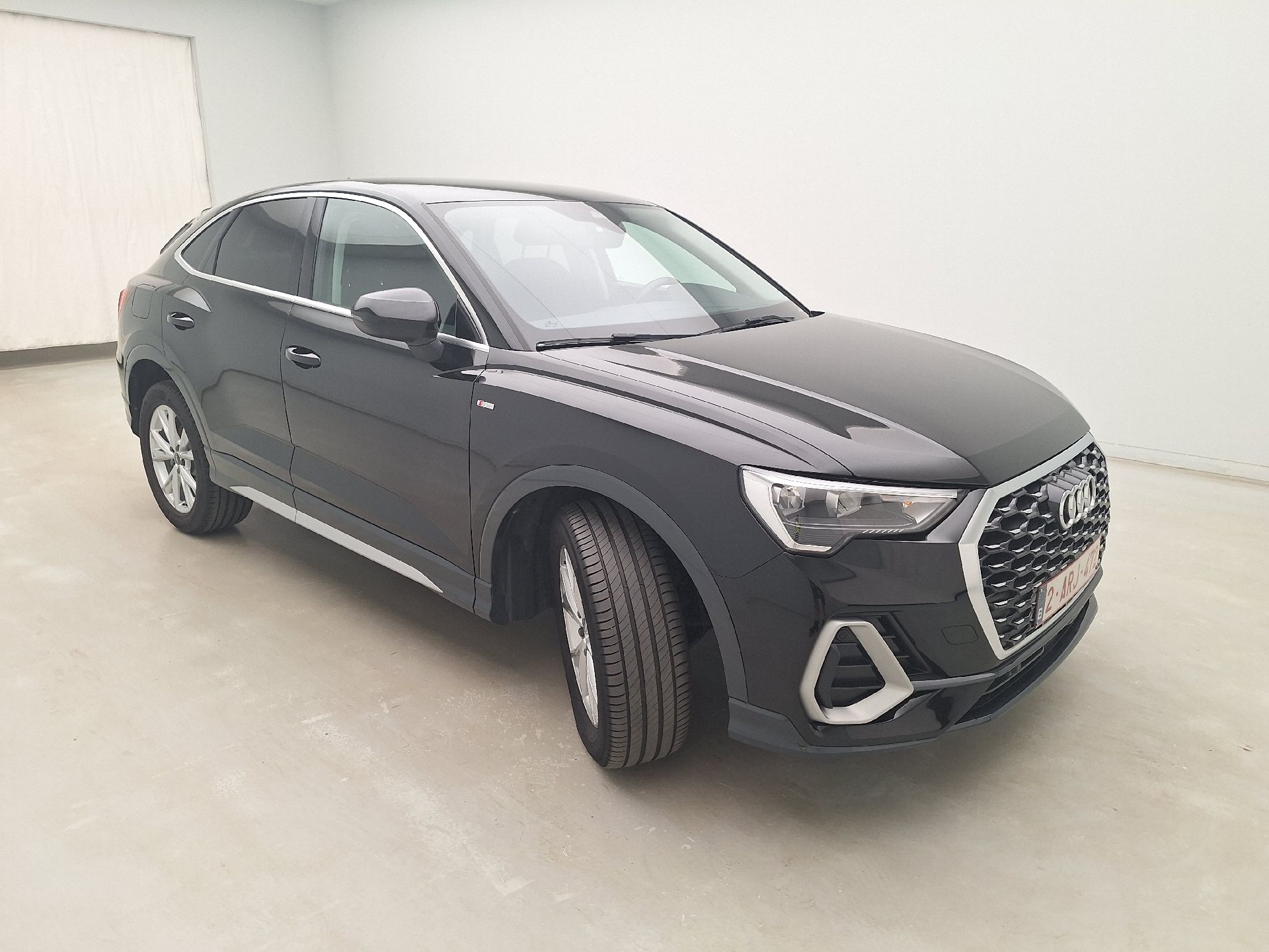 Audi Q3 Sportback 45 TFSIe S Line - Hybrid - Automatic - 150 hp - 56.014 km