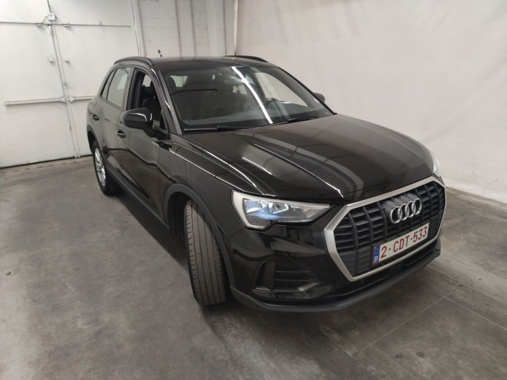 Audi Q3 45 TFSIe Attraction - Hybrid - Automatic - 150 hp - 59.736 km