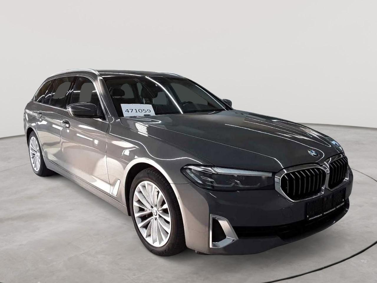 BMW 5 Series Touring 530i Luxury - xDrive - Petrol - Automatic - 252 hp - 68.889 km