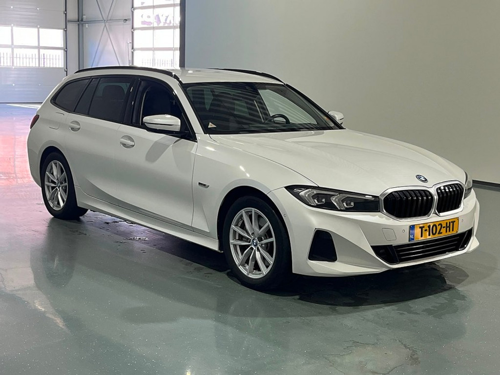 BMW 3 Series Touring 320e - Hybrid - Automatic - 163 hp - 90.624 km