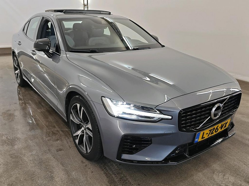 Volvo S60 T8 R-Design - Hybrid - Automatic - 303 hp - 57.928 km