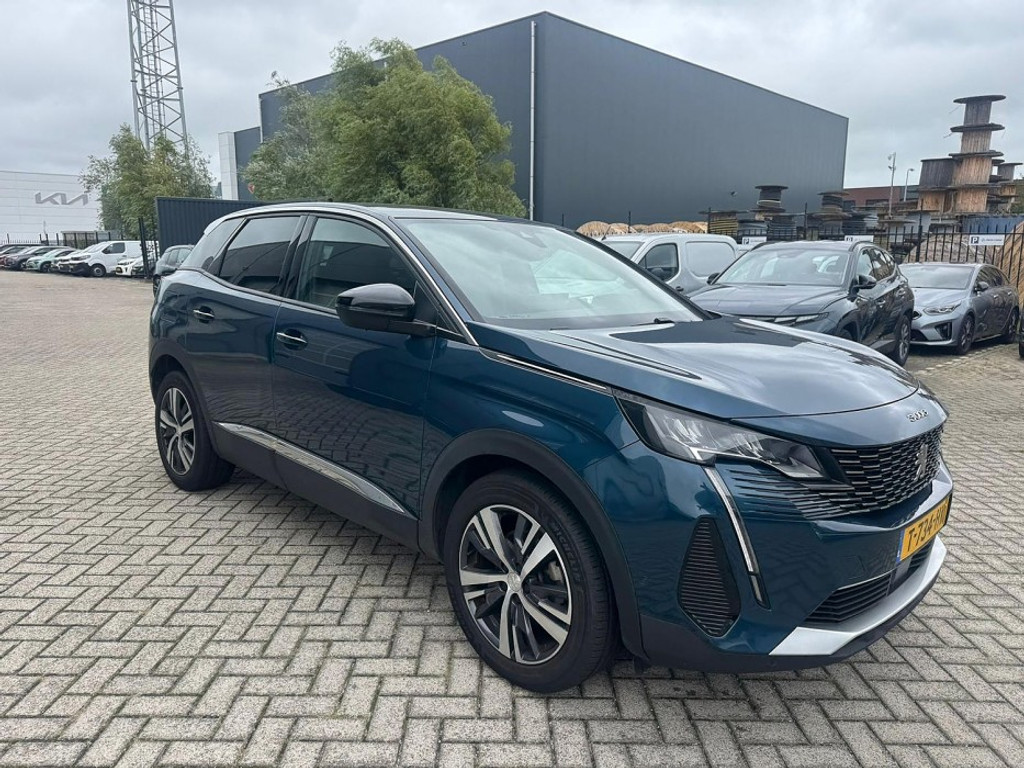 Peugeot 3008 1.2i Allure Pack - Petrol - Manual - 131 hp - 155.750 km