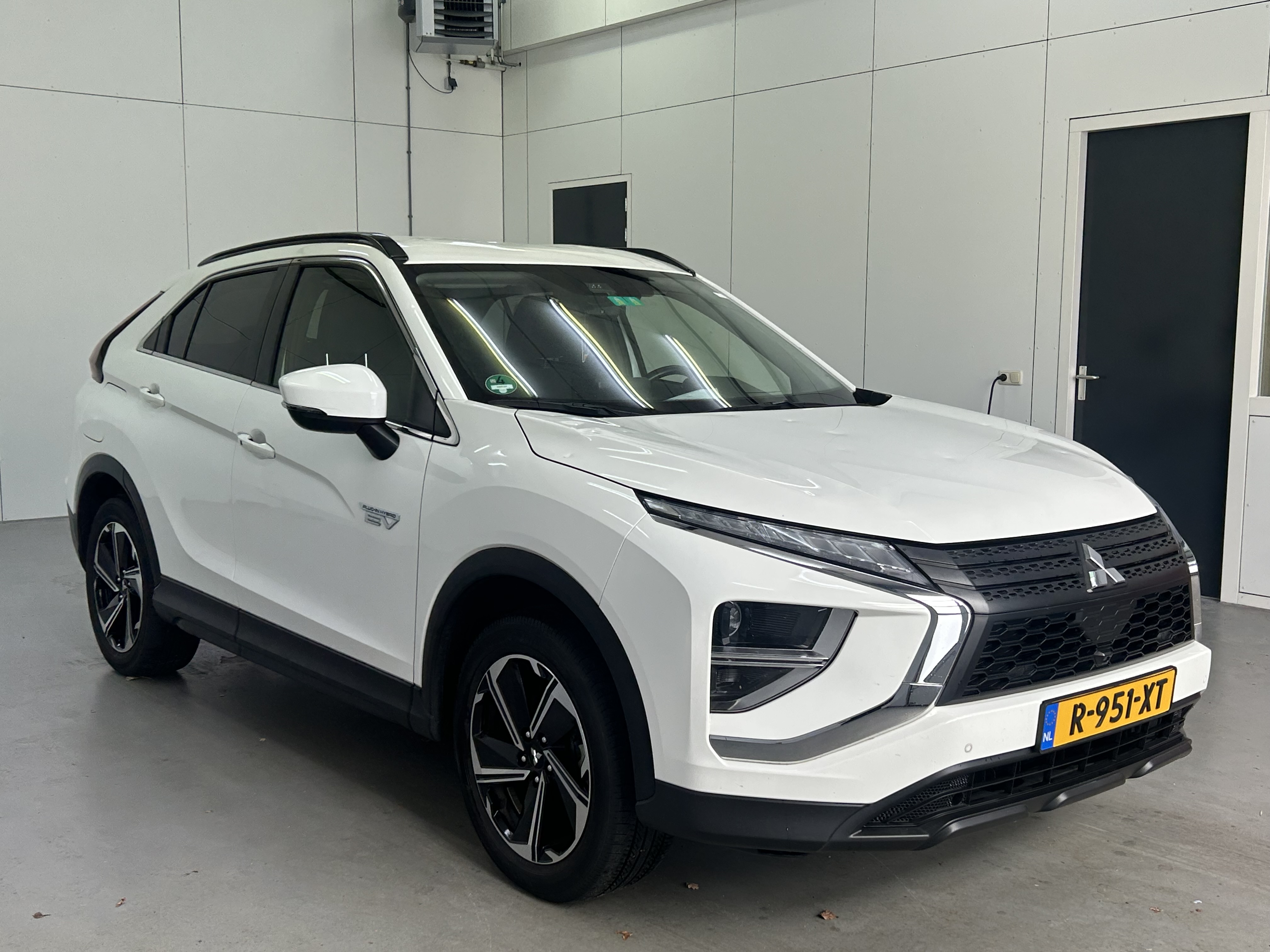 Mitsubishi Eclipse Cross 2.4 InStyle - Hybrid - Automatic - 98 hp - 47.540 km