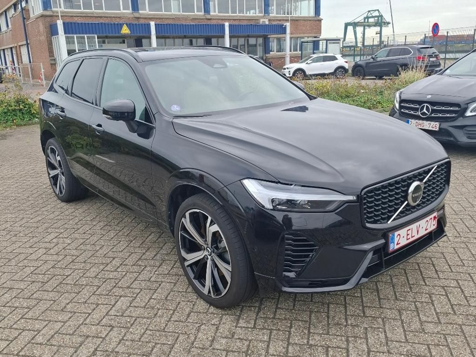 Volvo XC60 T6 Plus Dark - AWD - Hybrid - Automatic - 253 hp - 111.374 km