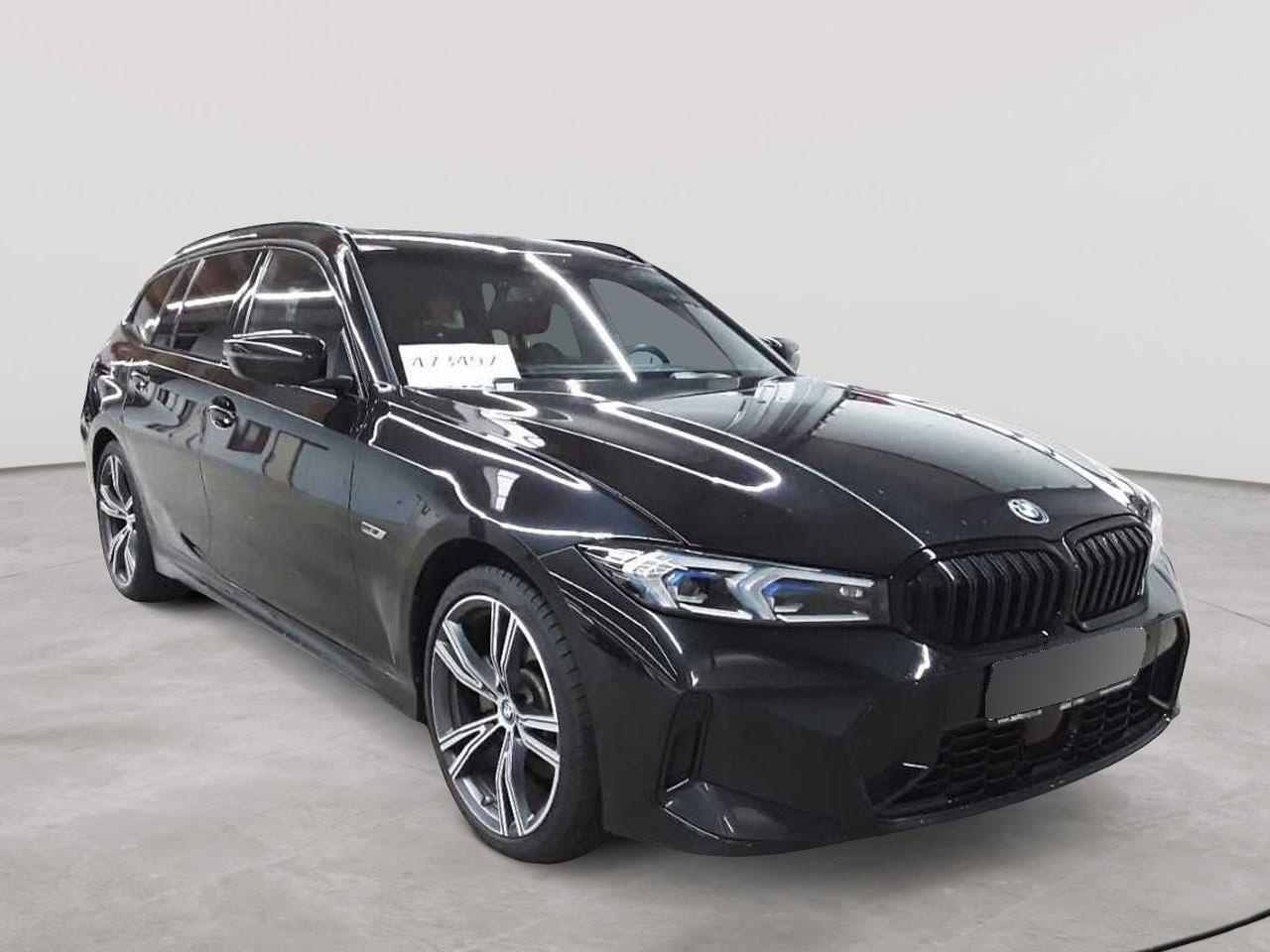 BMW 3 Series Touring 330e - Hybrid - Automatic - 184 hp - 50.488 km