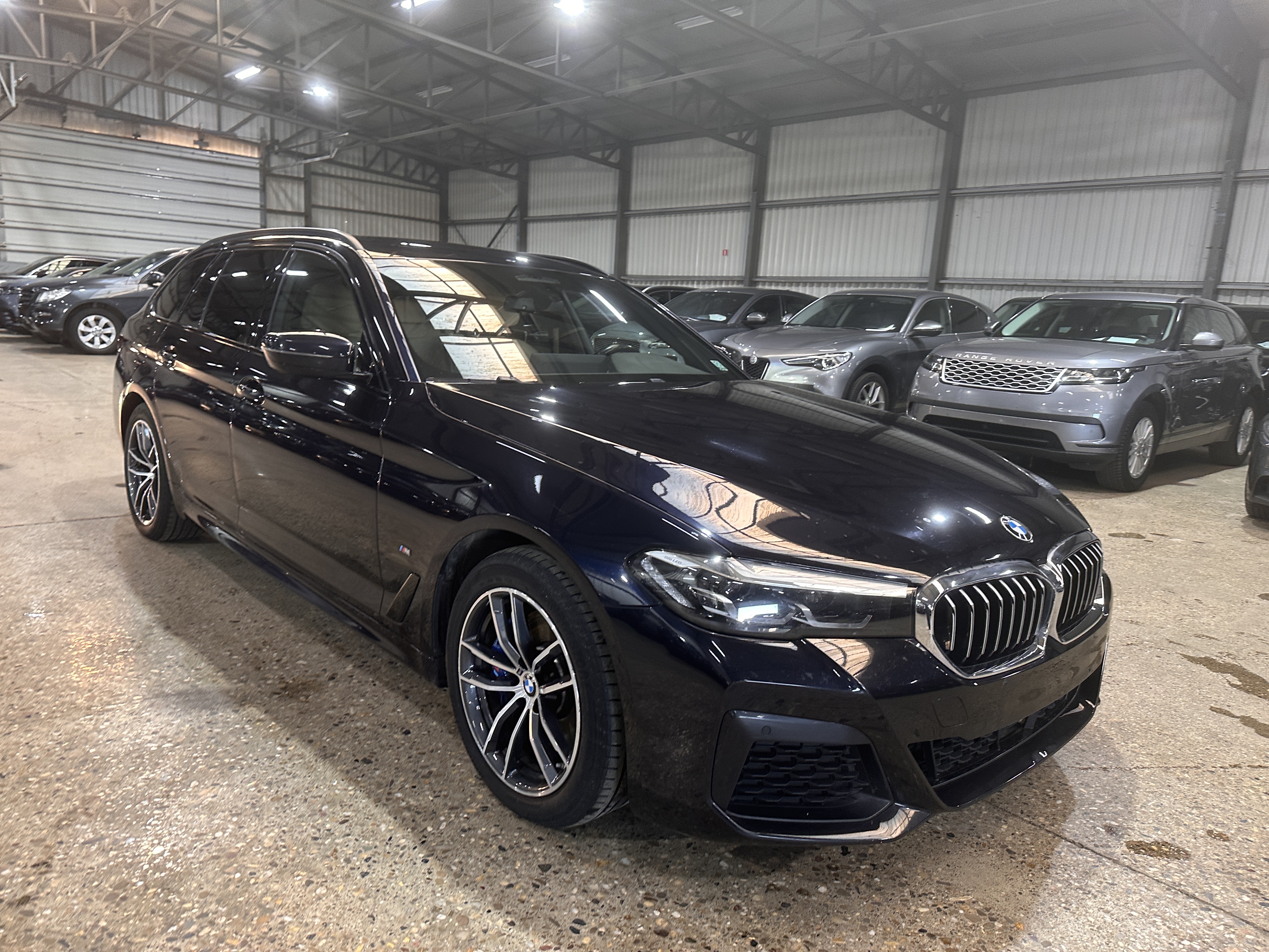 BMW 5 Series 530e - Hybrid - Automatic - 183 hp - 184.320 km