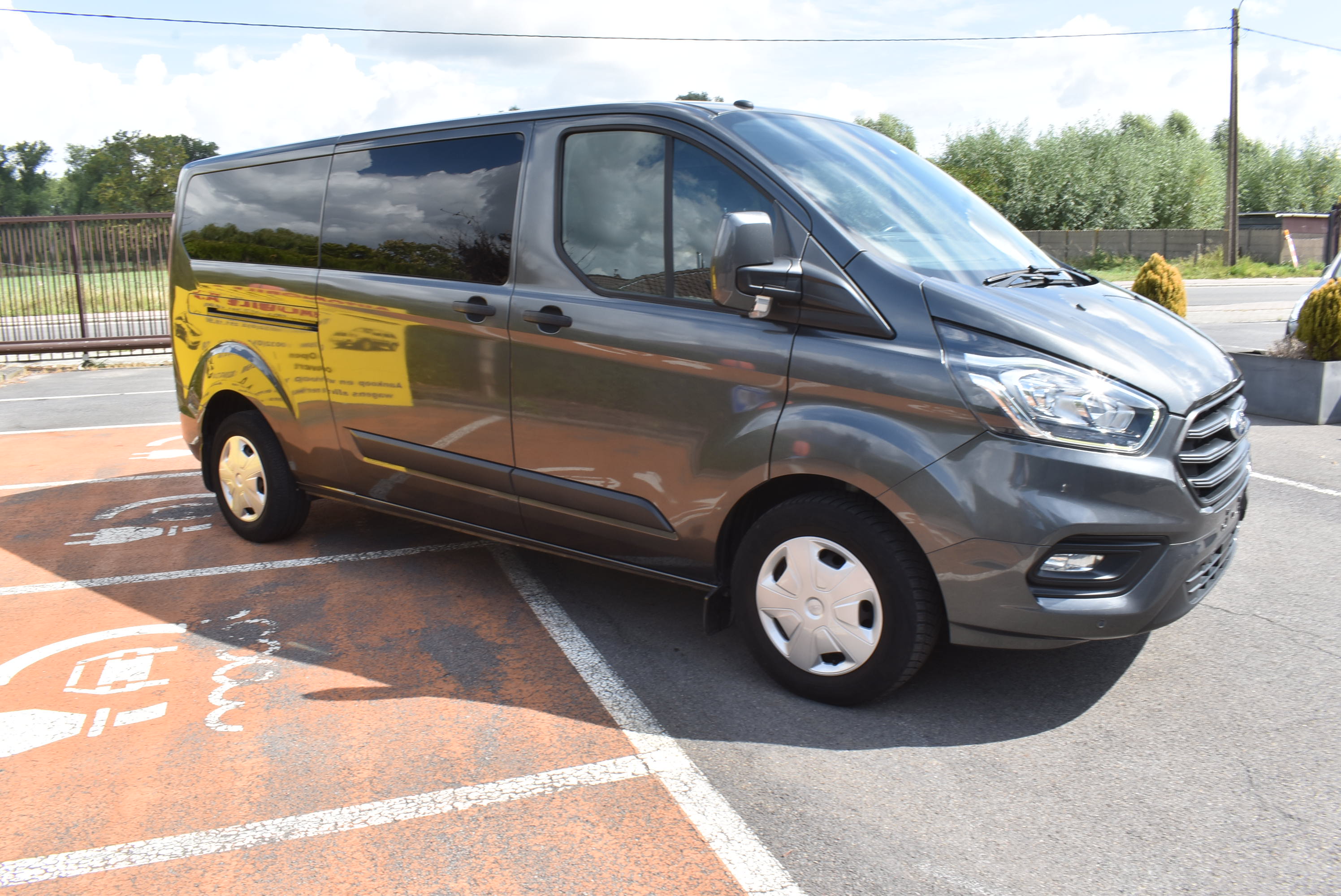 Ford Transit Custom L1H1 2.0 - Diesel - Manual - 105 hp - 106.829 km