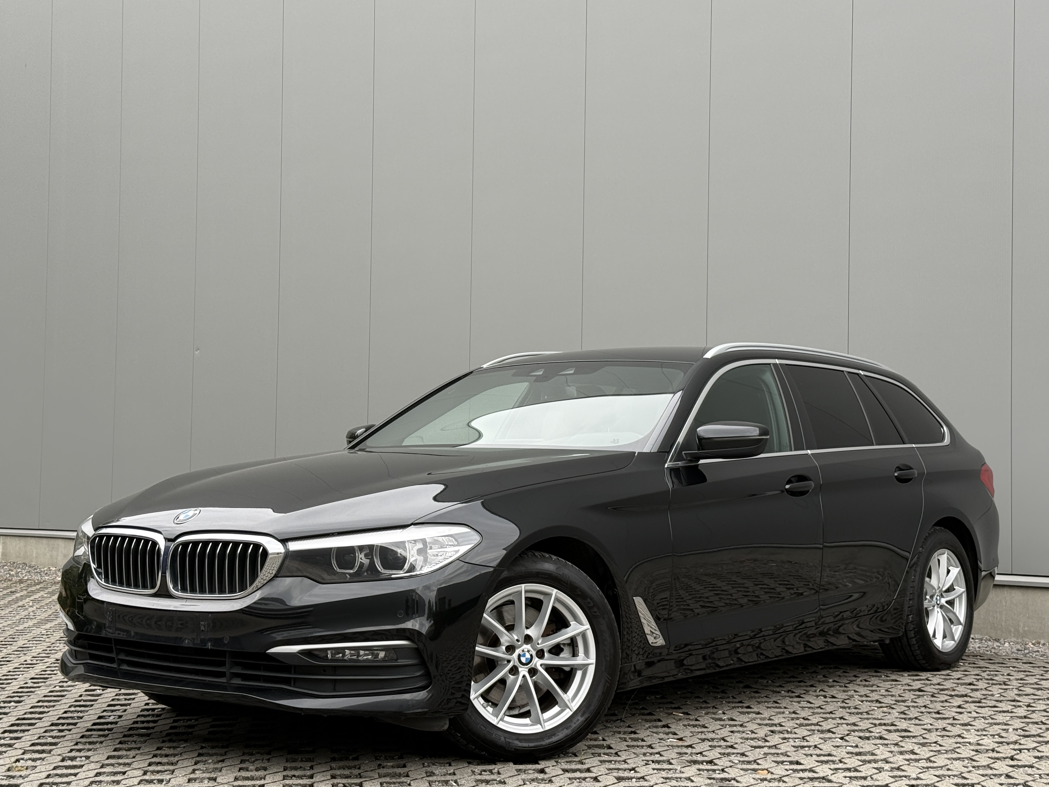 BMW 5 Series Touring 518 - Diesel - Automatic - 136 hp - 169.083 km