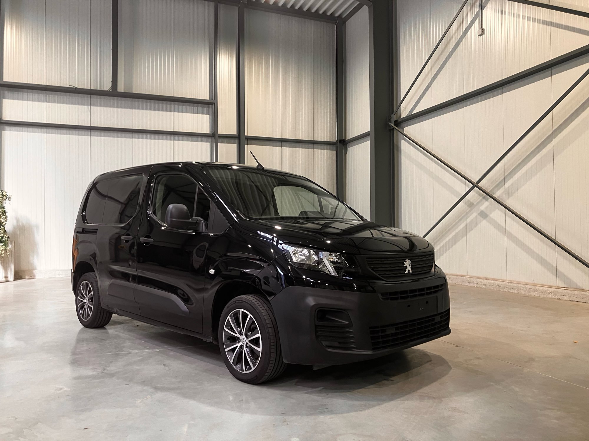 Peugeot Partner 1.6 HDI - Diesel - Manual - 74 hp - 146.577 km