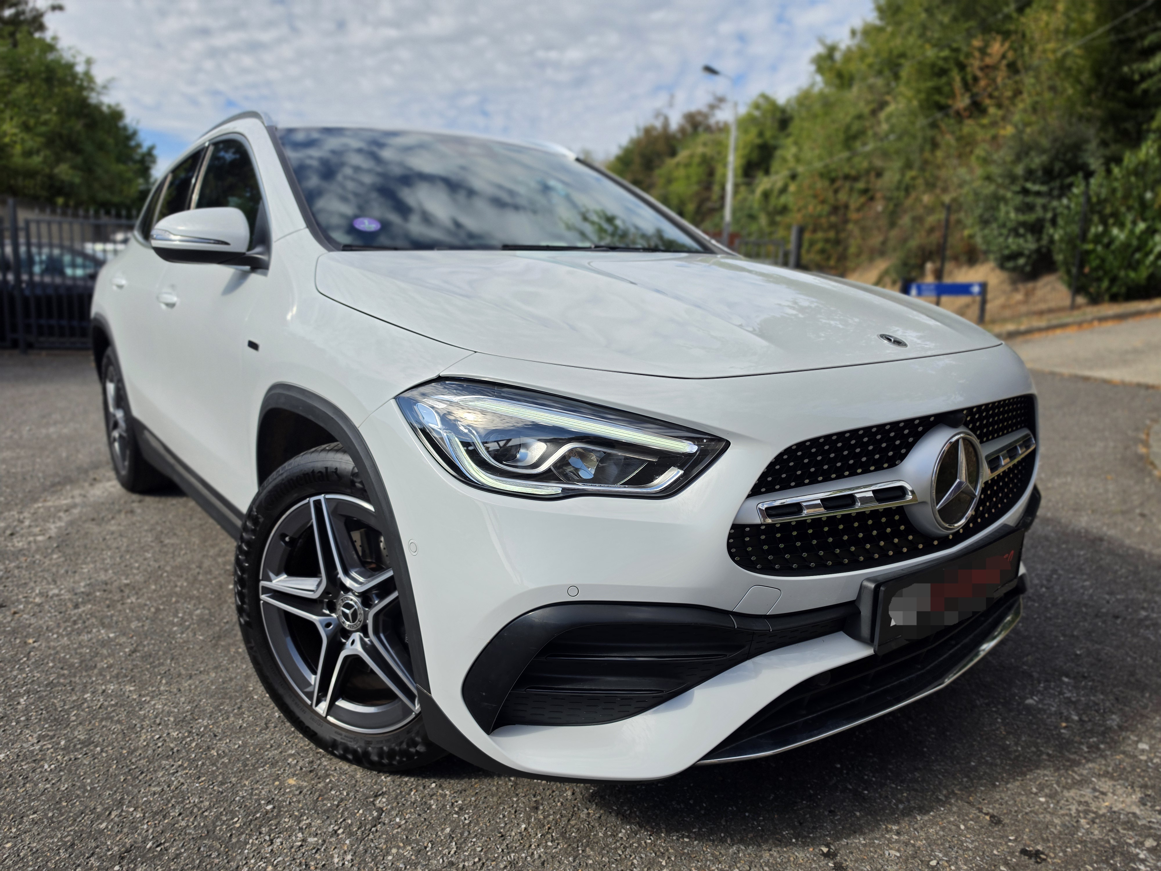 Mercedes-Benz GLA 250e AMG Line