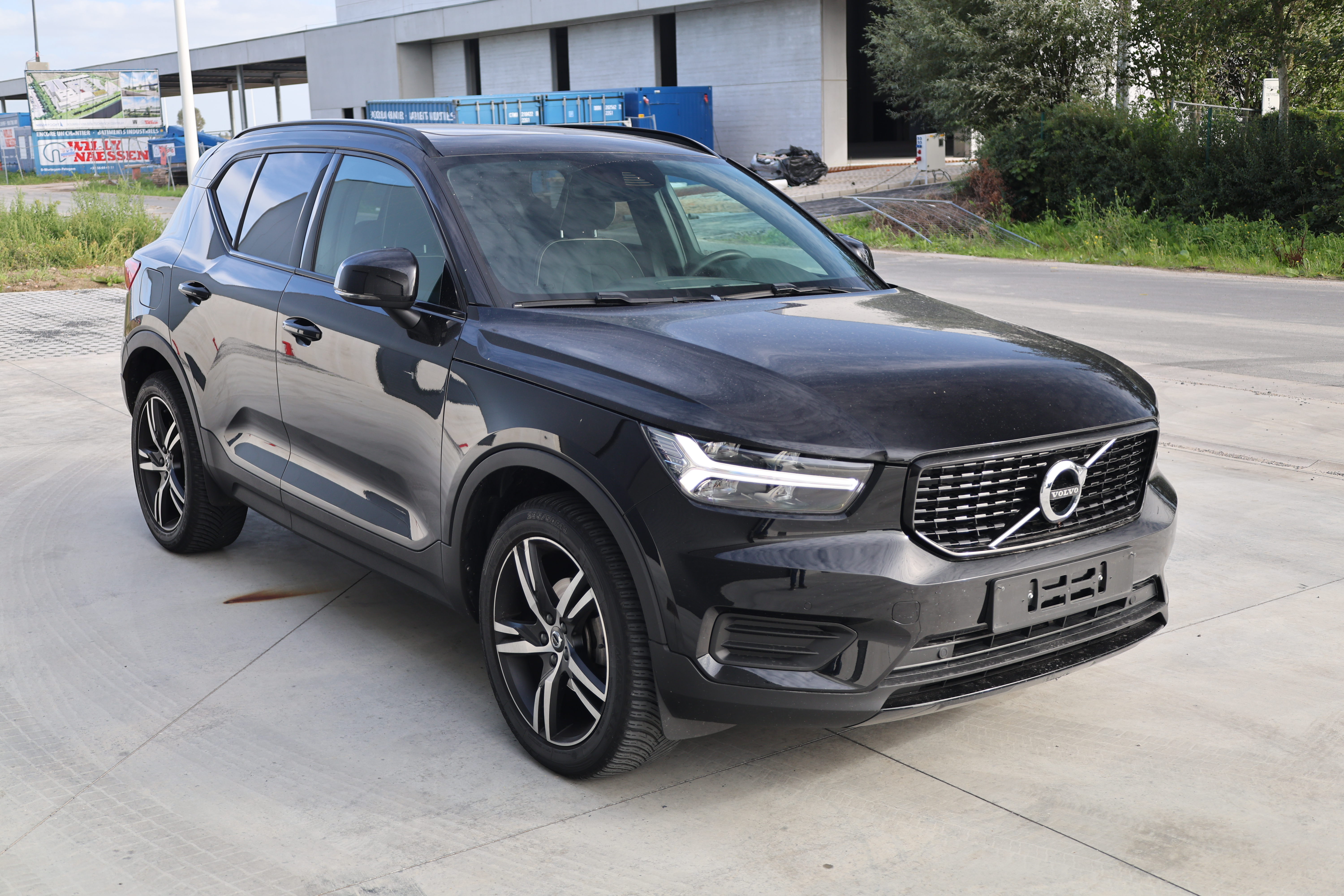 Volvo XC40 T3 R-Design - Petrol - Automatic - 163 hp - 42.354 km