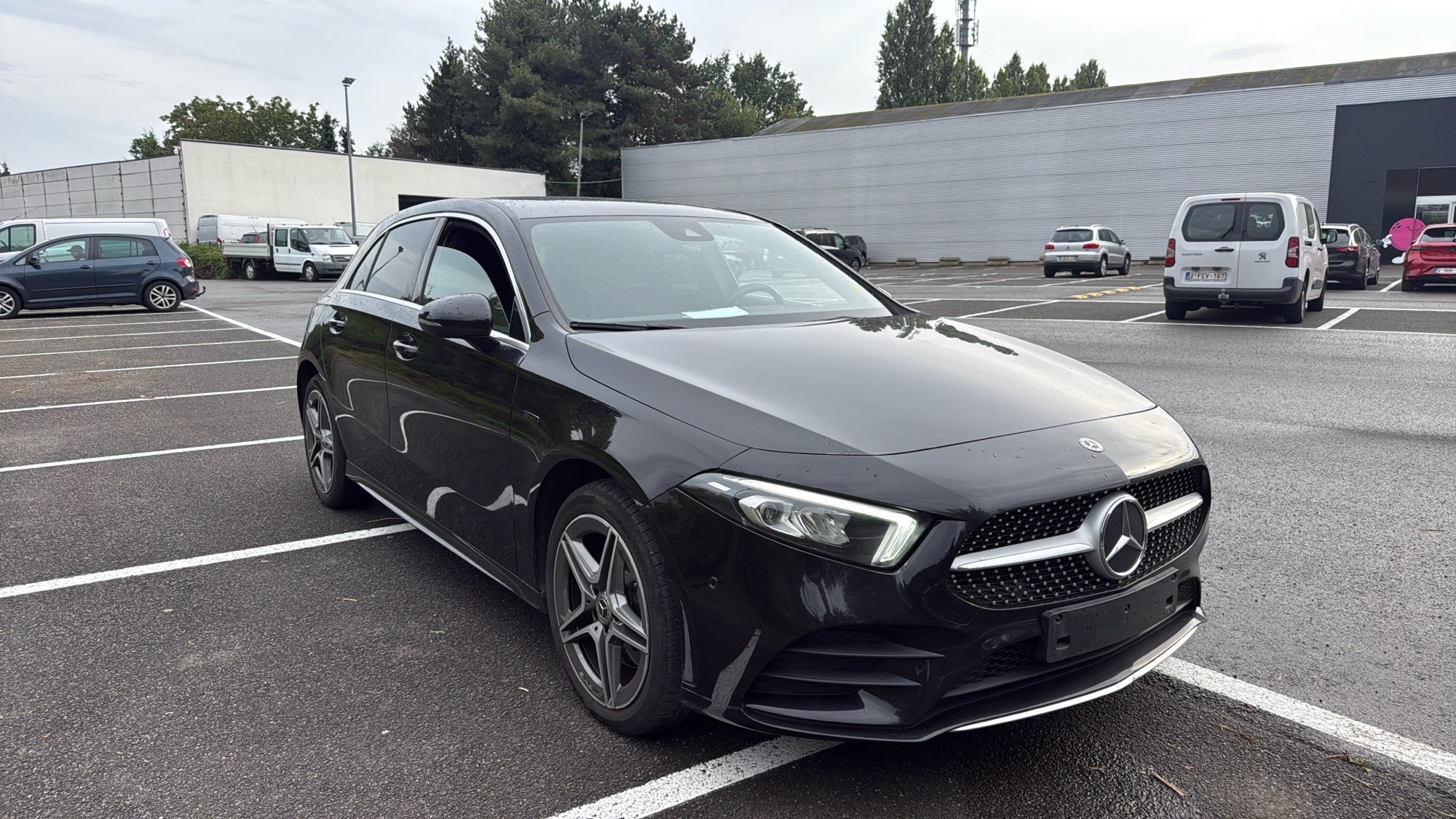 Mercedes-Benz A 250e AMG Line - Hybrid - Automatic - 160 hp - 165.528 km