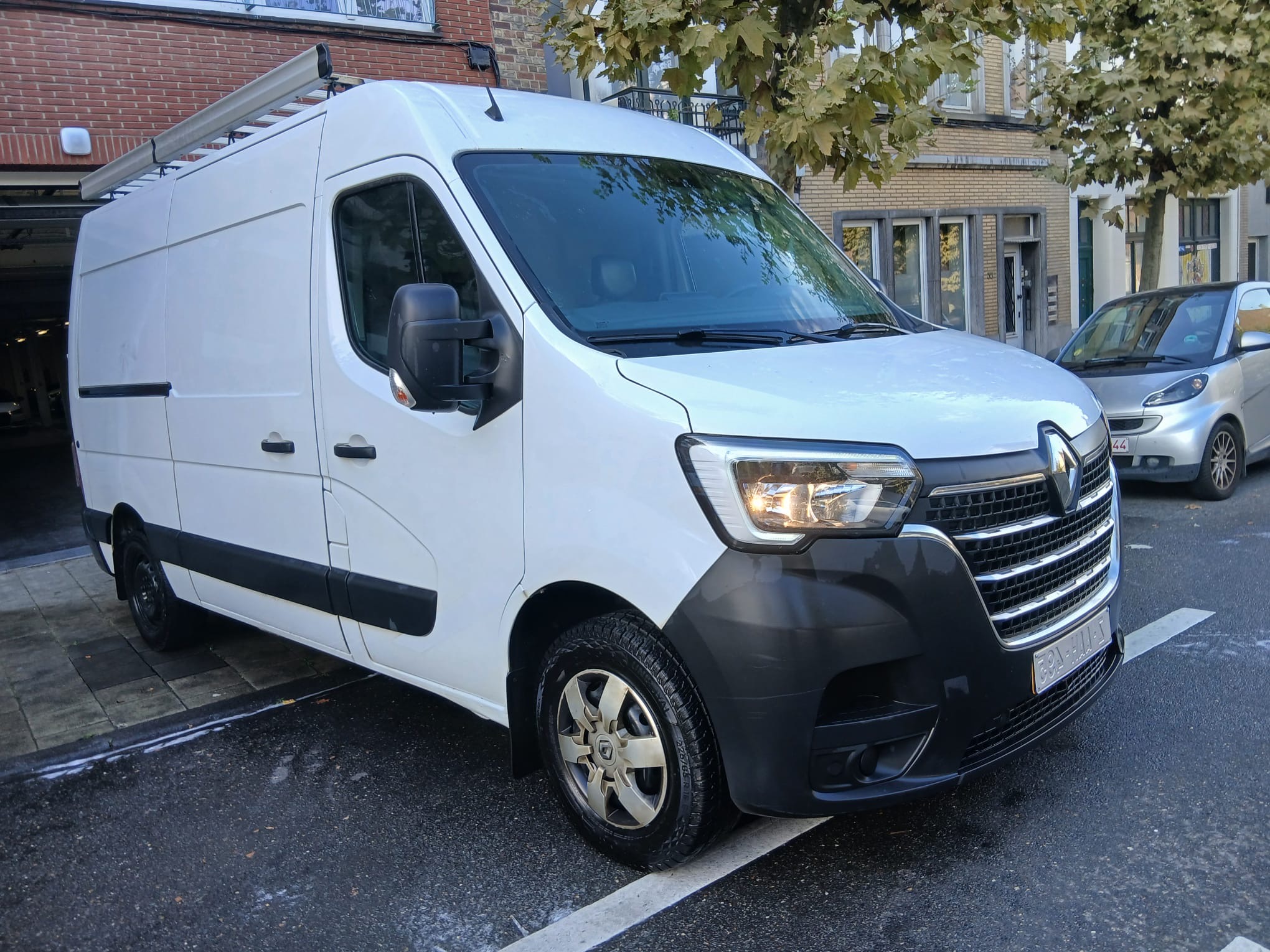 Renault Master L2H2 2.3 DCI Grand Comfort - Diesel - Manual - 136 hp - 146.674 km