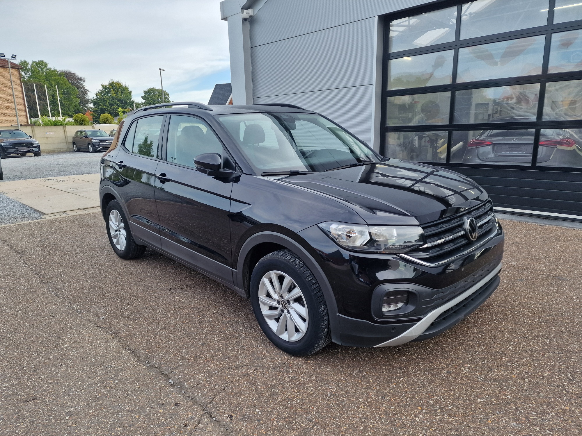 Volkswagen T-Cross 1.0 TSI Life - Petrol - Automatic - 110 hp - 56.180 km