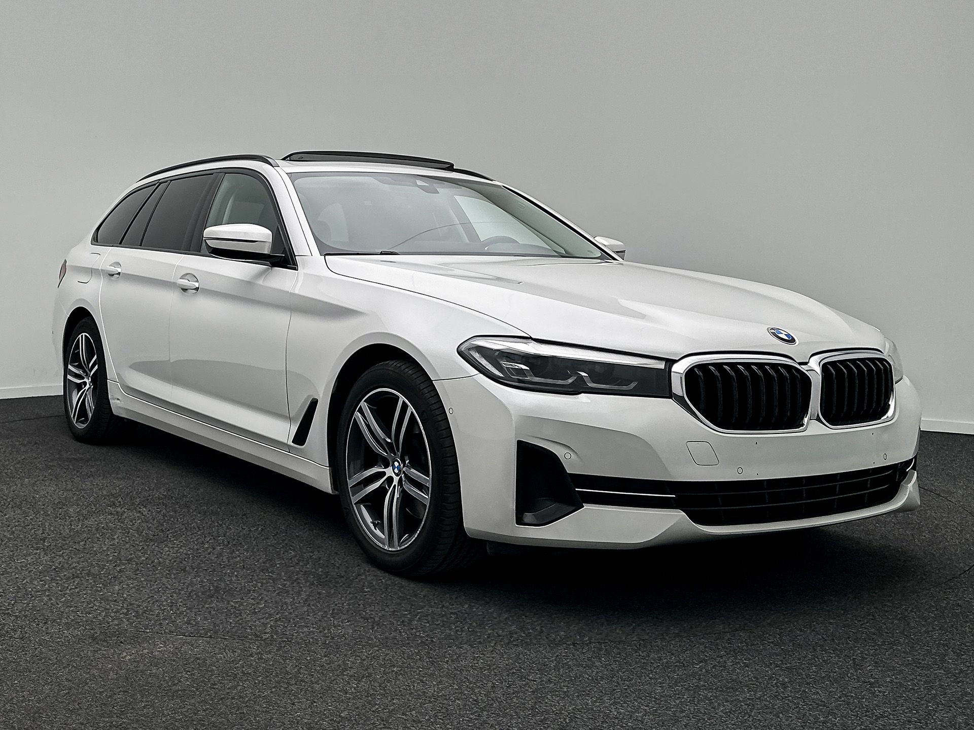 BMW 5 Series Touring 518d - Diesel - Automatic - 136 hp - 159.121 km