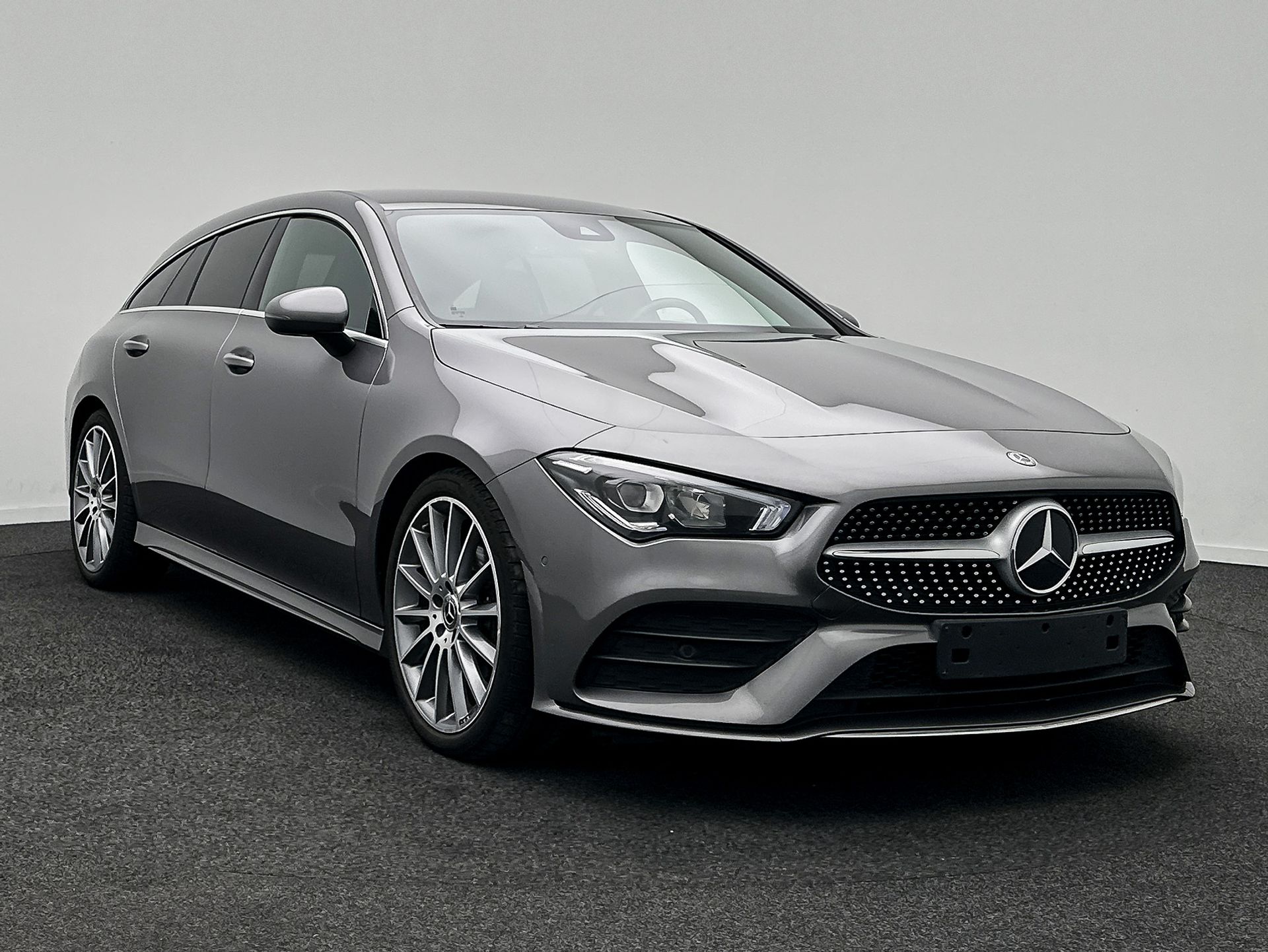 Mercedes-Benz CLA Shooting Brake 180 AMG Line - Petrol - Automatic - 136 hp - 189.873 km