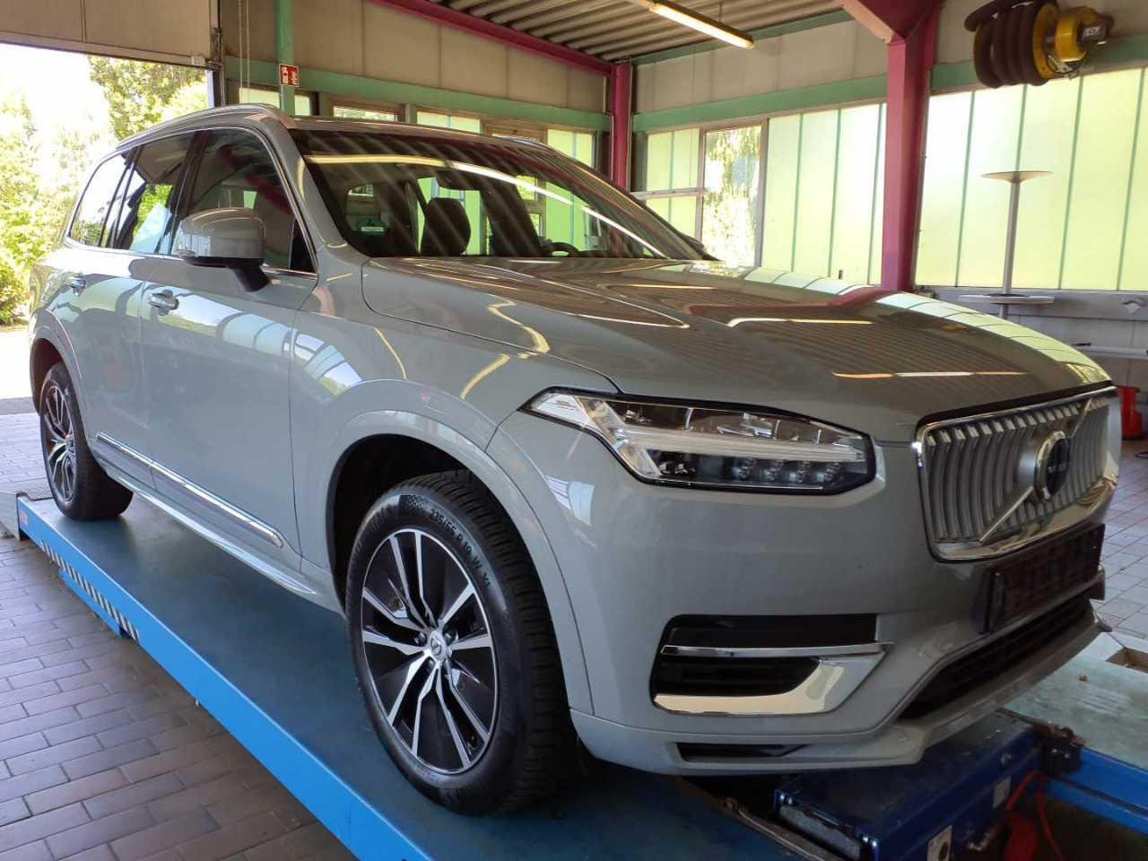 Volvo XC90 T8 Core Bright - Hybrid - Automatic - 310 hp - 28.806 km