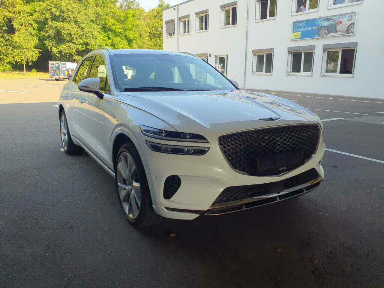 Genesis GV70 2.2 Luxury Line - Diesel - Automatic - 201 hp - 105.894 km