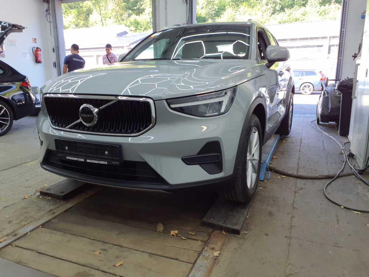 Volvo XC40 B3 Core - Petrol - Automatic - 163 hp - 35.224 km