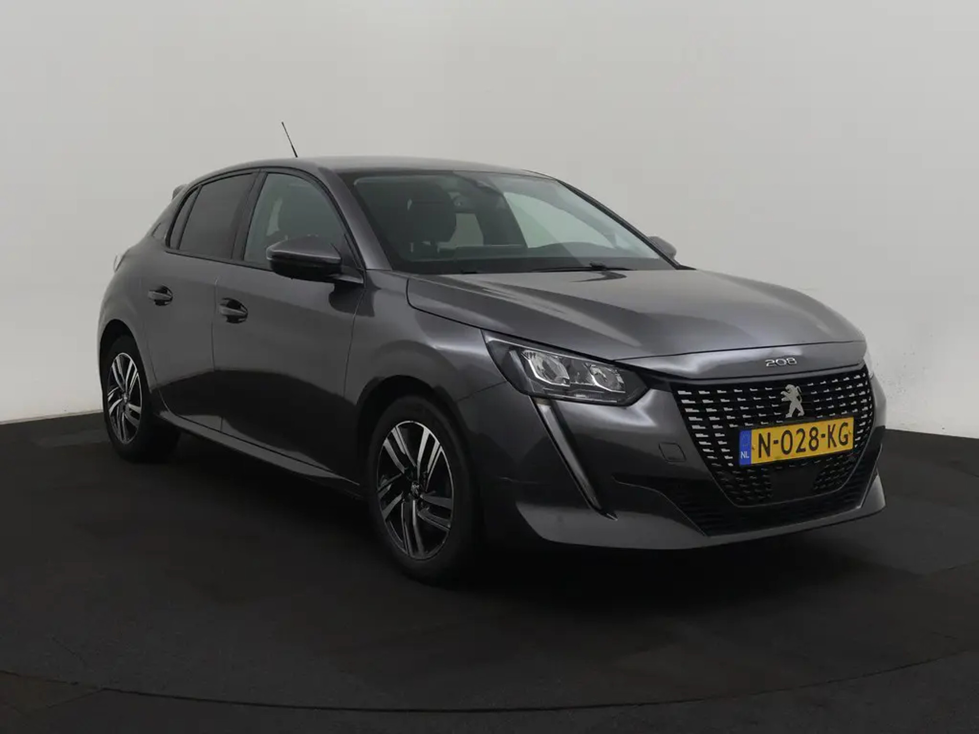 Peugeot 208 1.2i Allure - Petrol - Automatic - 101 hp - 82.246 km