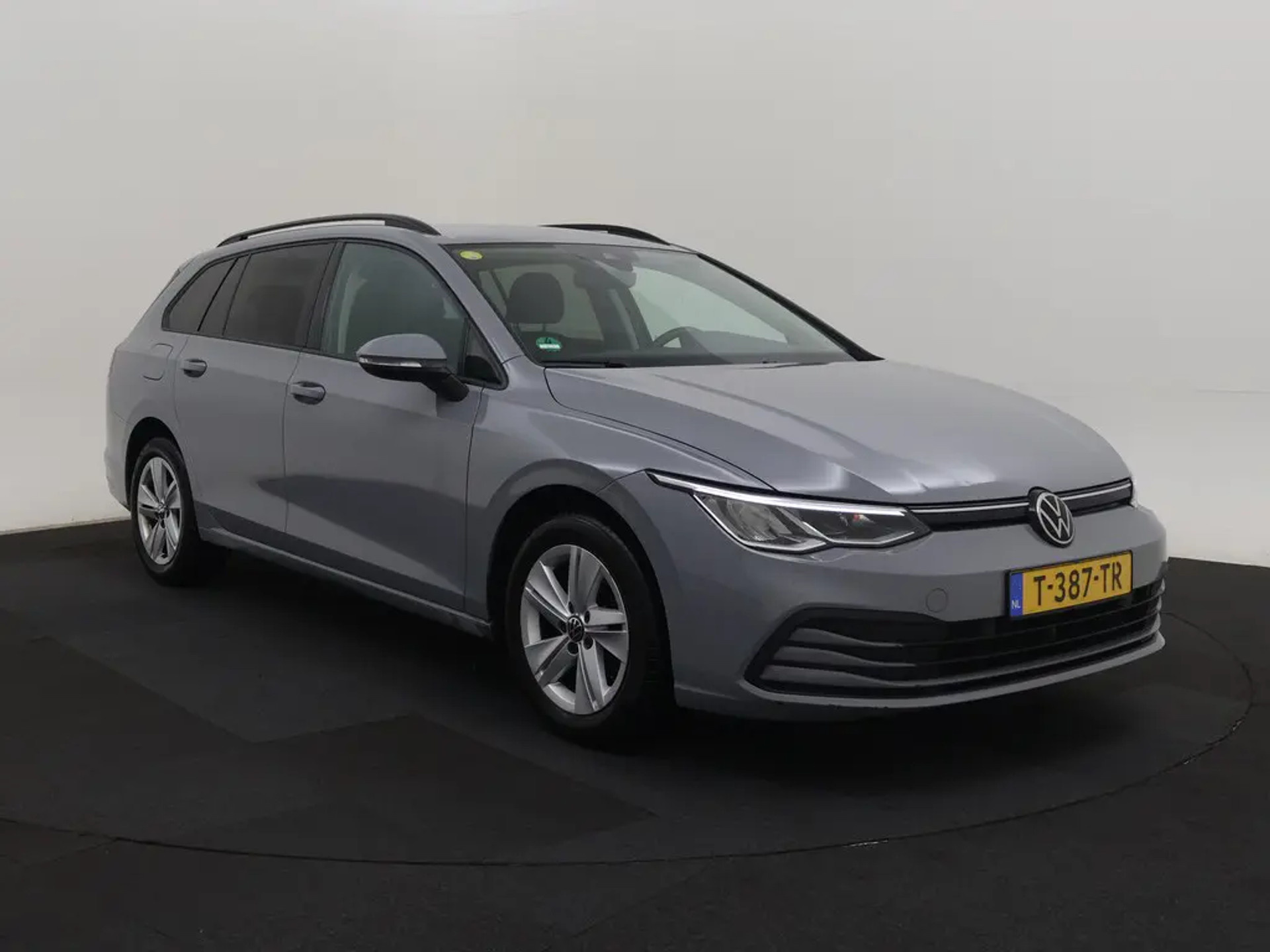 Volkswagen Golf Variant 1.0 TSI Life - Petrol - Manual - 110 hp - 175.475 km