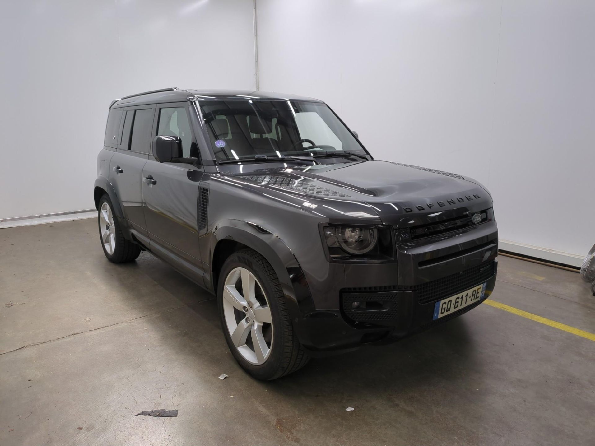 Land Rover Defender 110 P400e X-Dynamic