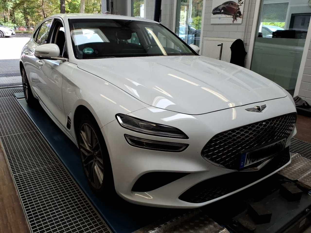 Genesis G70 Premium