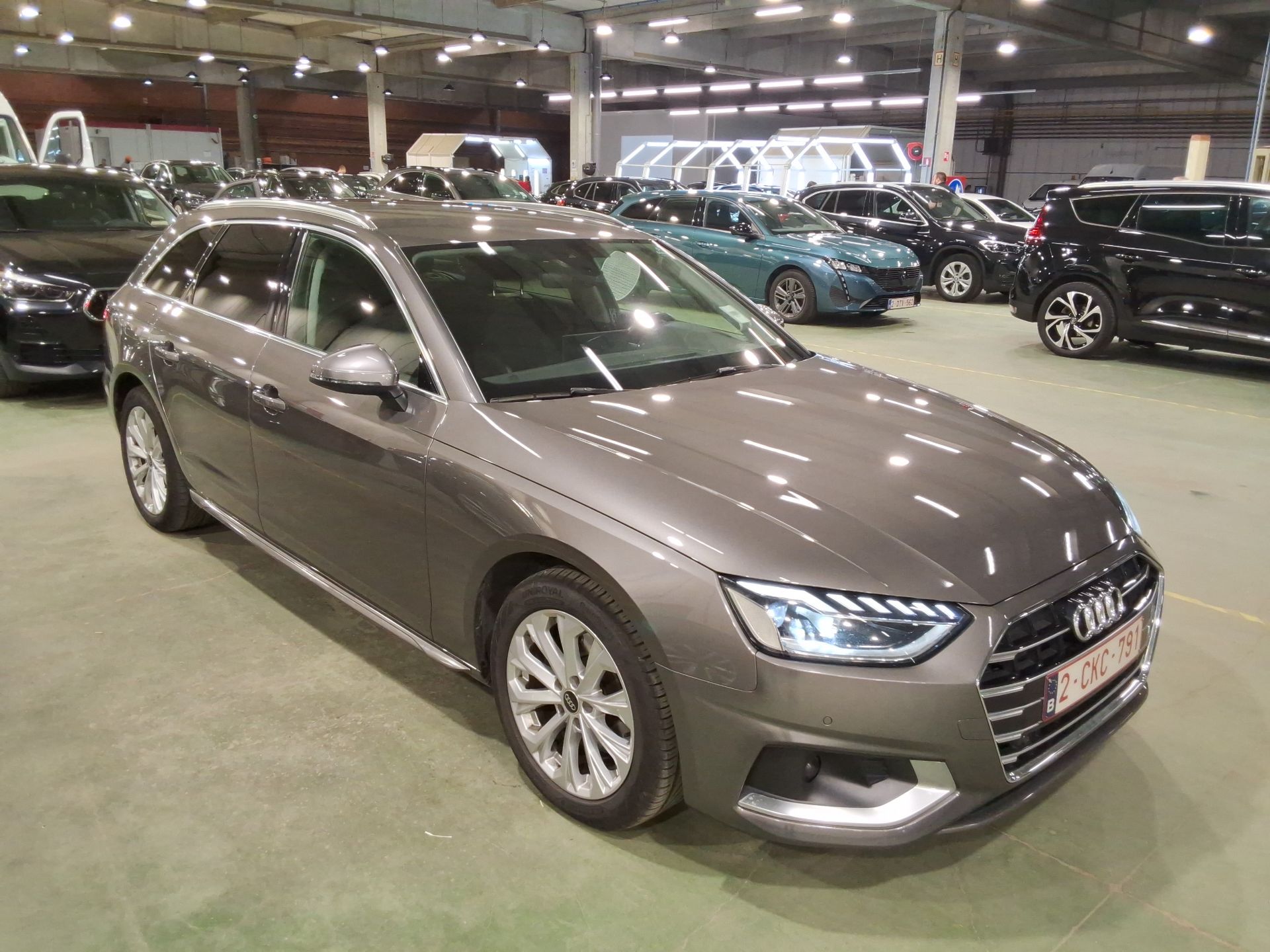Audi A4 Avant 30 TDI Business Advanced