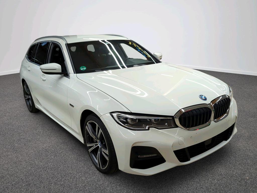 BMW 3 Series Touring 330e M Sport