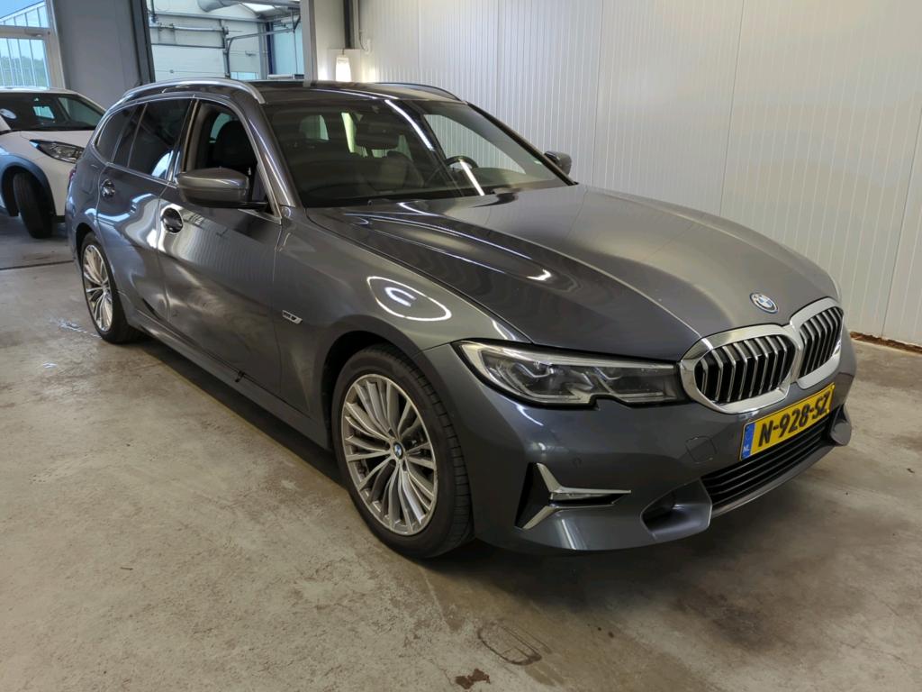 BMW 3 Series Touring 320e Business