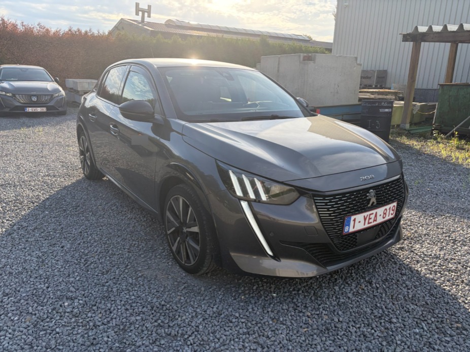 Peugeot 208 1.2i GT Line