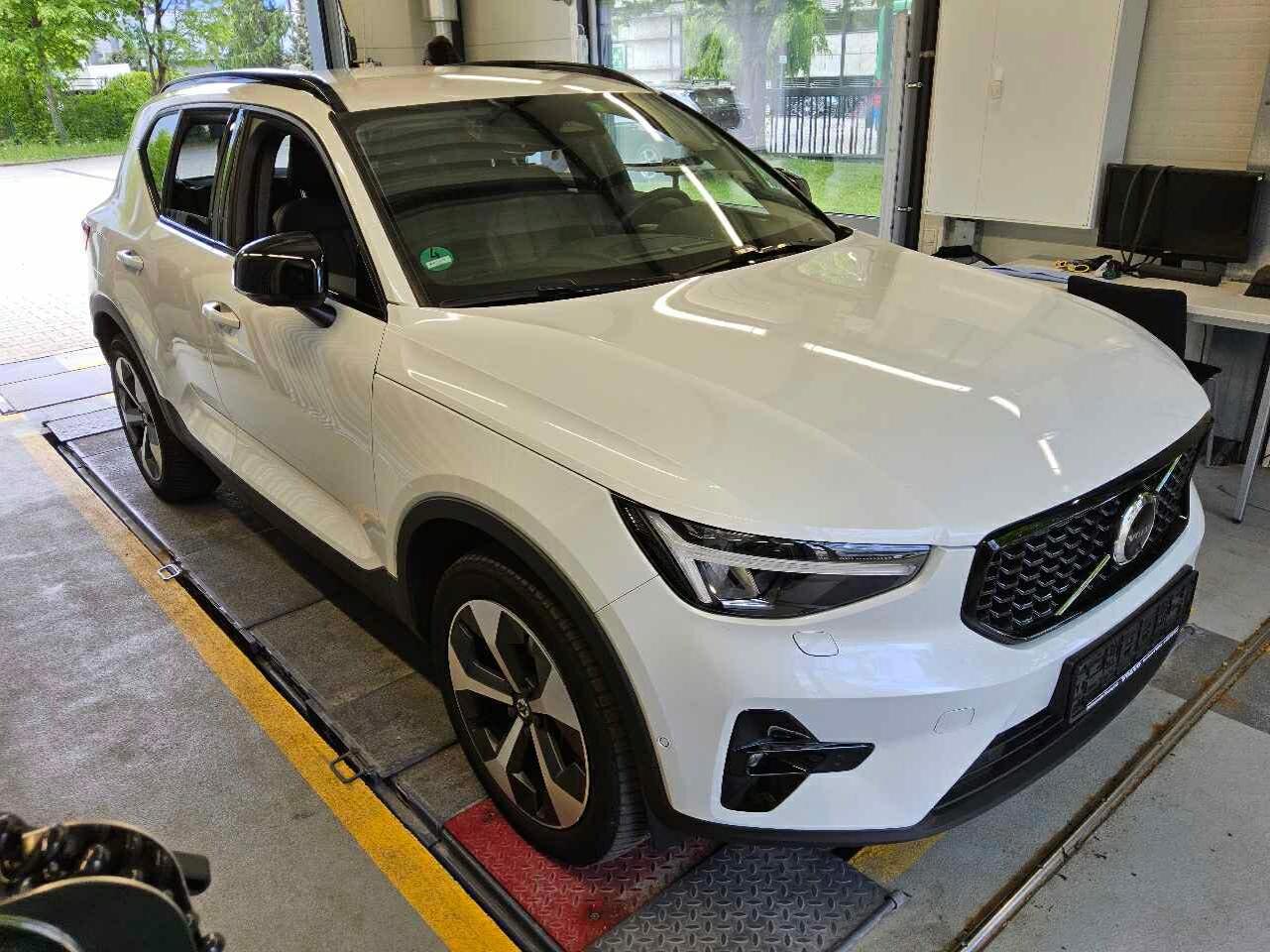 Volvo XC40 B4 Plus Dark