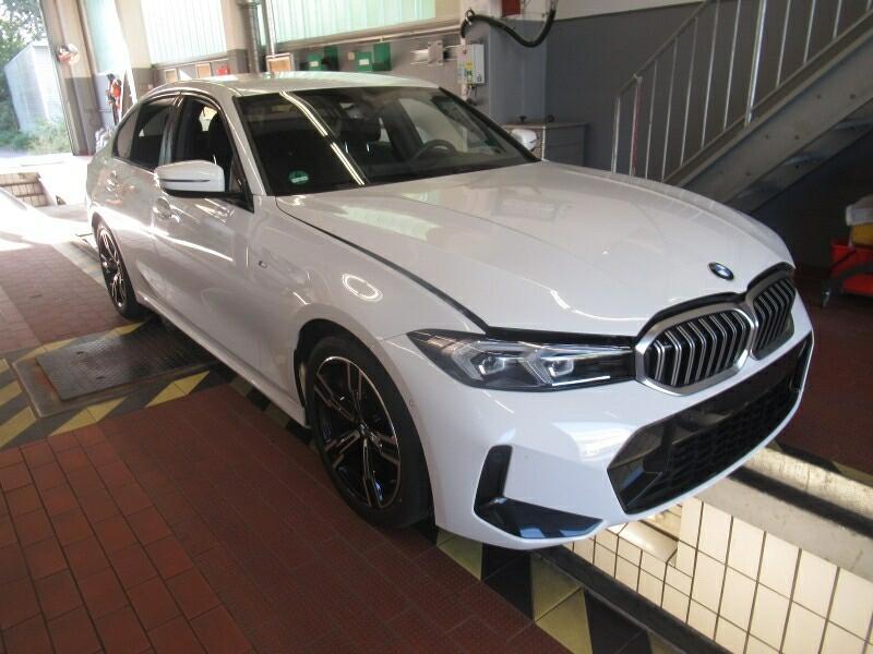 BMW 3 Series 318i