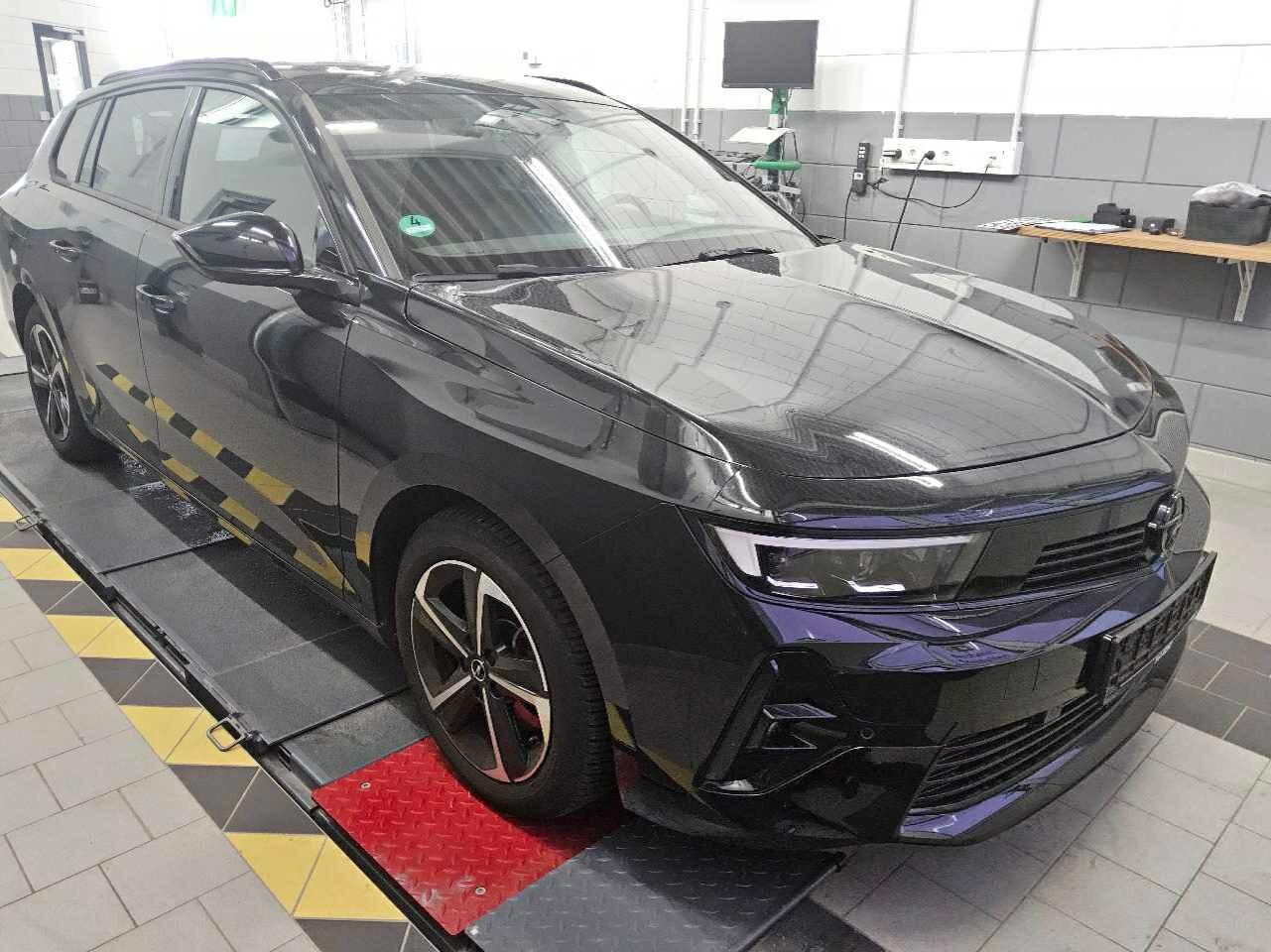 Opel Astra Sports Tourer 1.2 GS