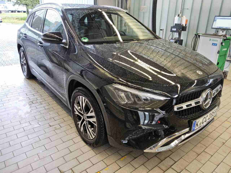 Mercedes-Benz GLA 200d progressive