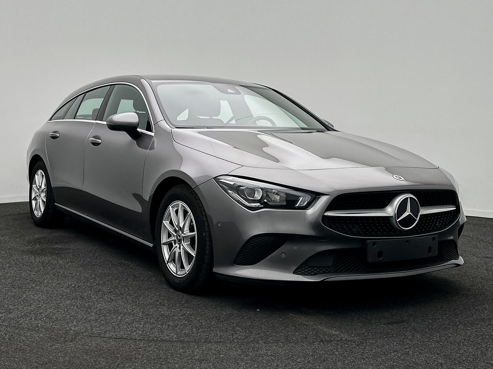 Mercedes-Benz CLA Shooting Brake 200d Business