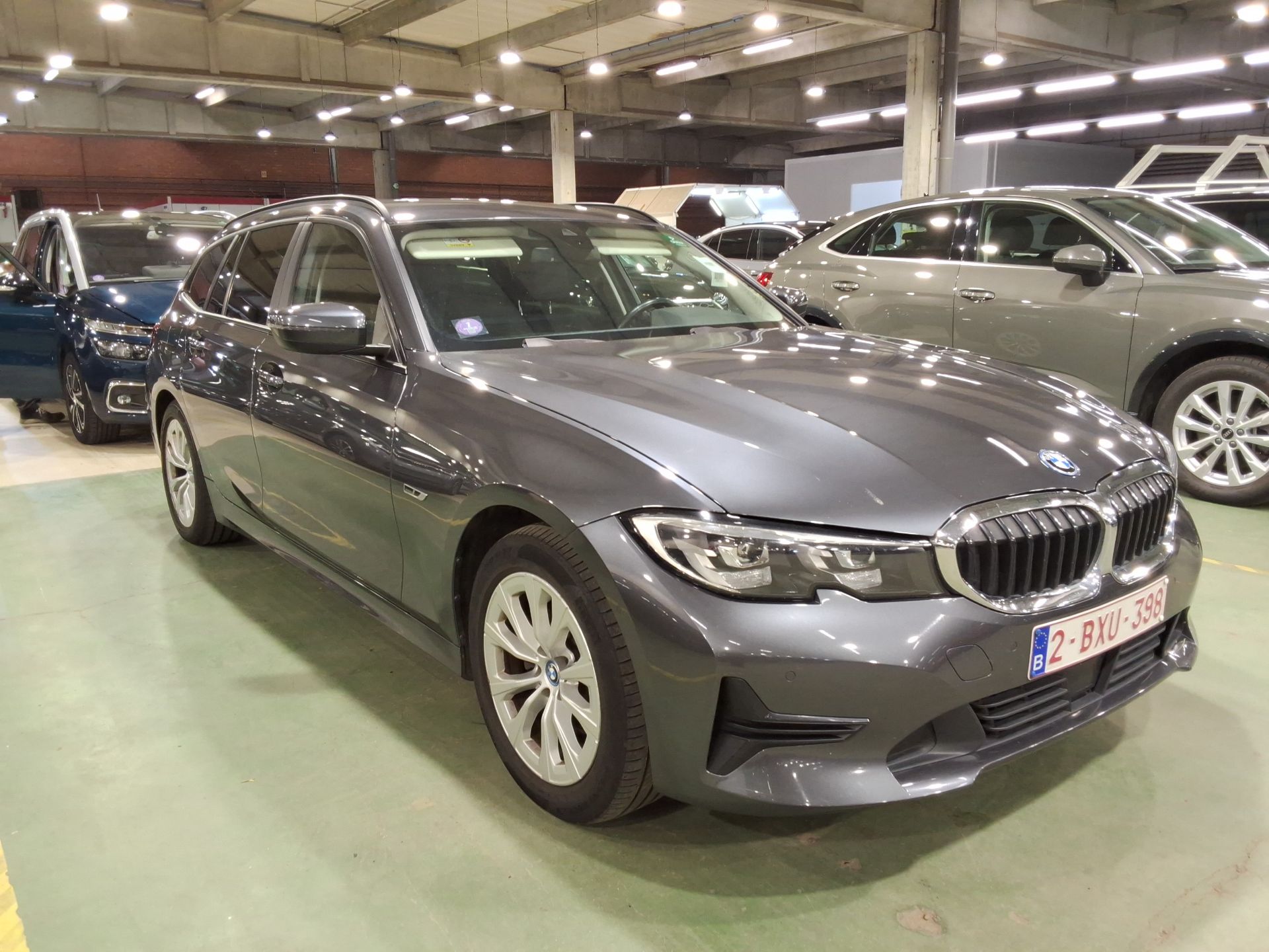 BMW 3 Series Touring 320e Business Design