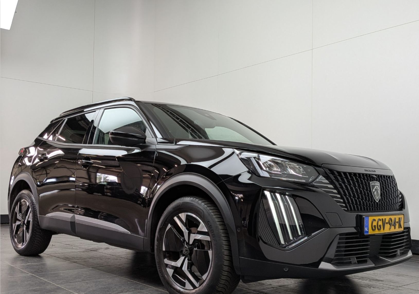 Peugeot 2008 1.2i Allure