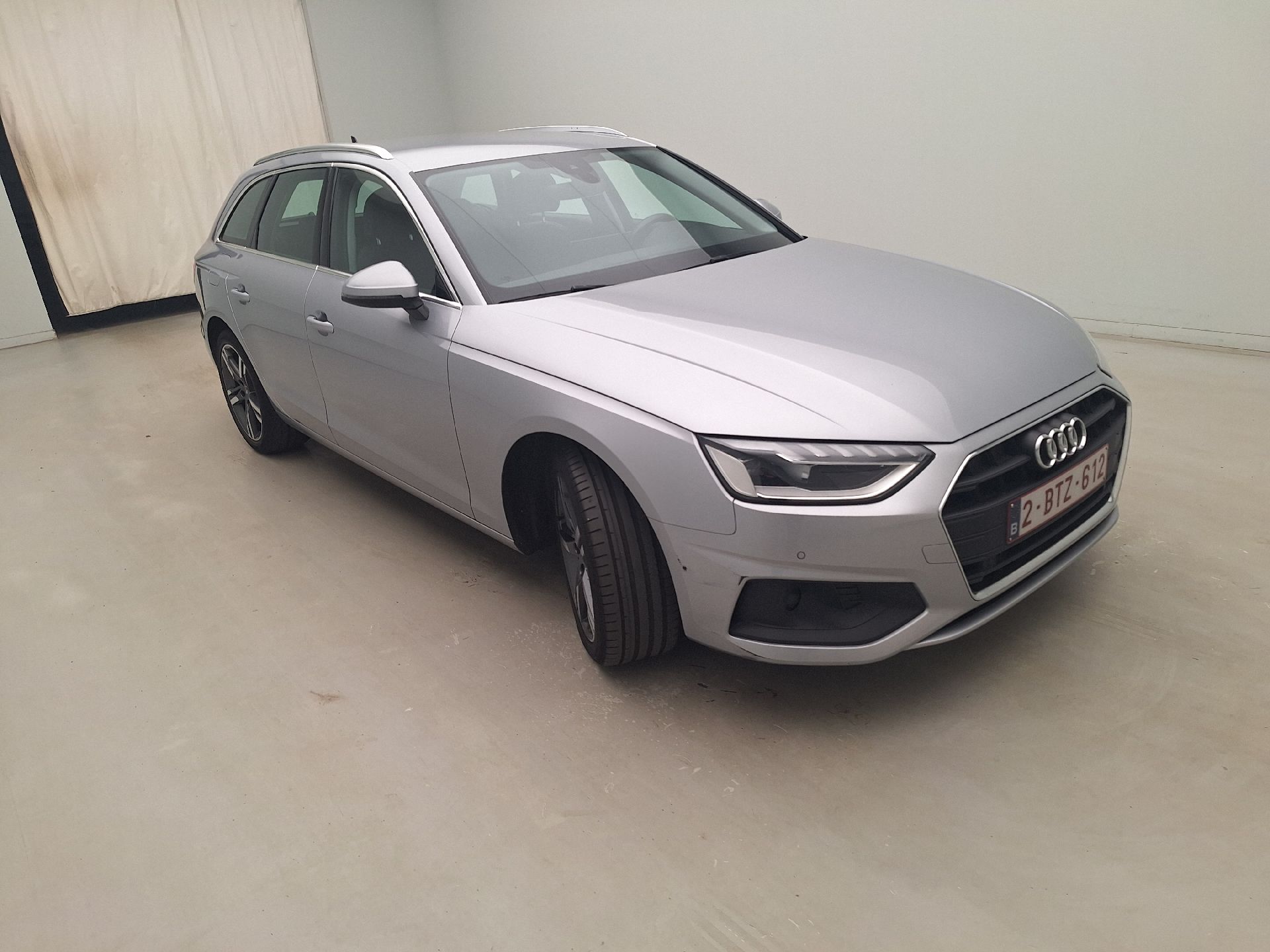 Audi A4 Avant 30 TDI Attraction